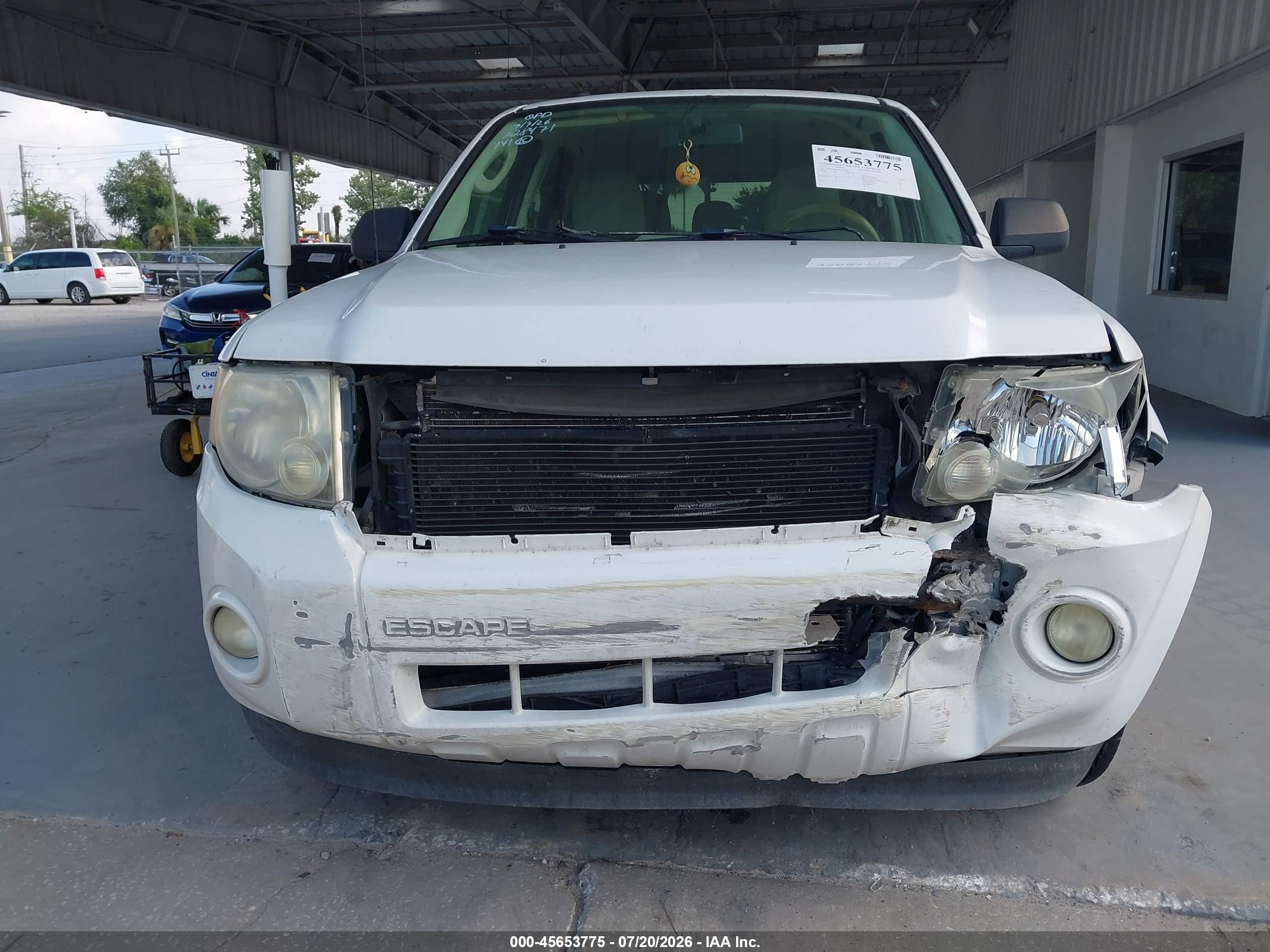 2011 Ford Escape Hybrid   Белый vin: 1FMCU4K39BKA39124