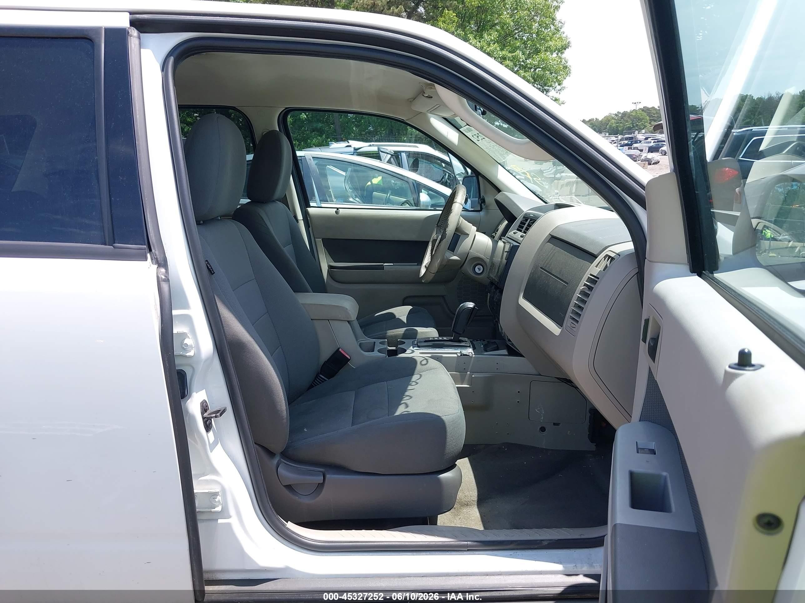 2009 Ford Escape Hybrid Limited White vin: 1FMCU59309KC38181