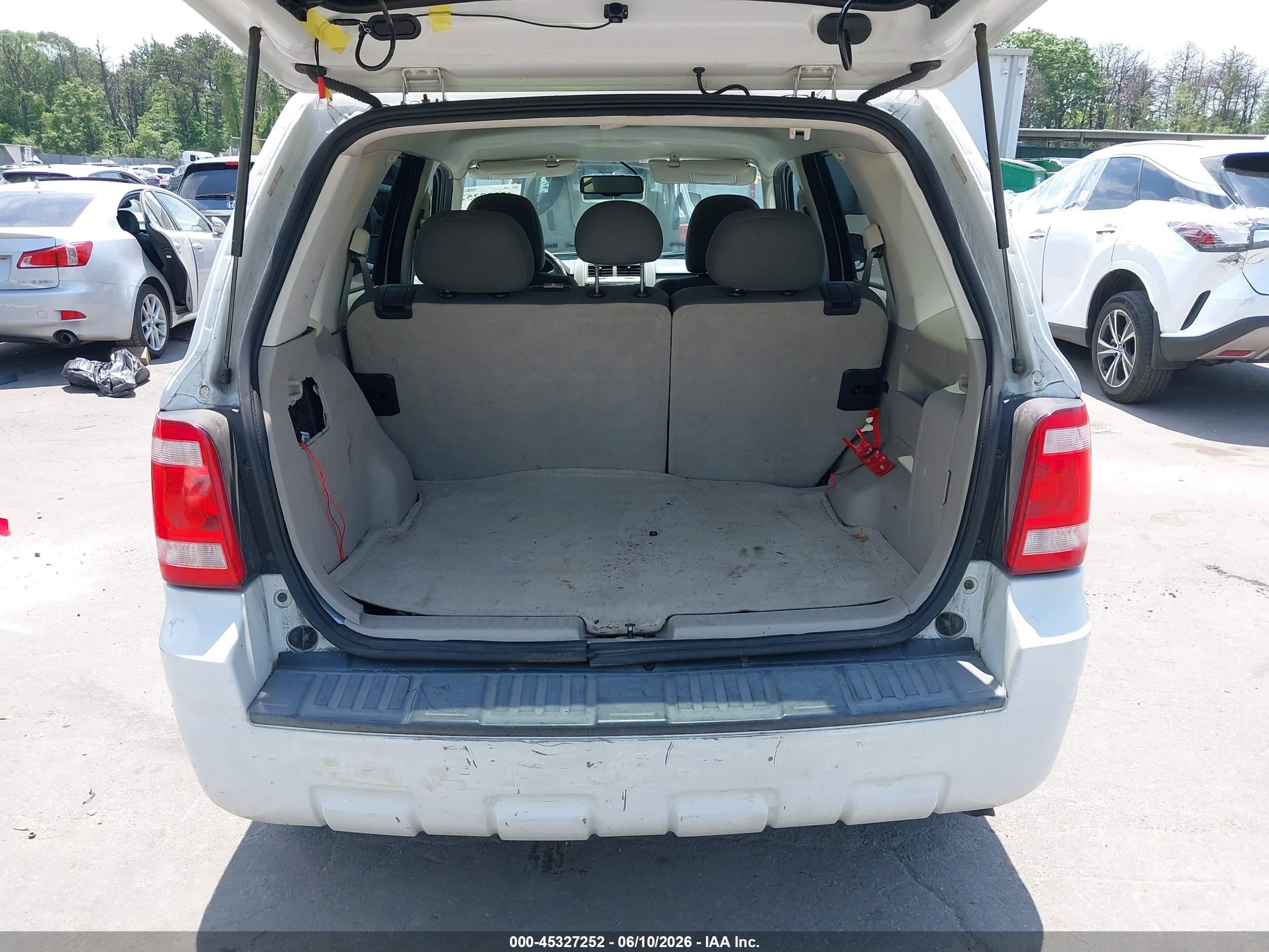 2009 Ford Escape Hybrid Limited White vin: 1FMCU59309KC38181