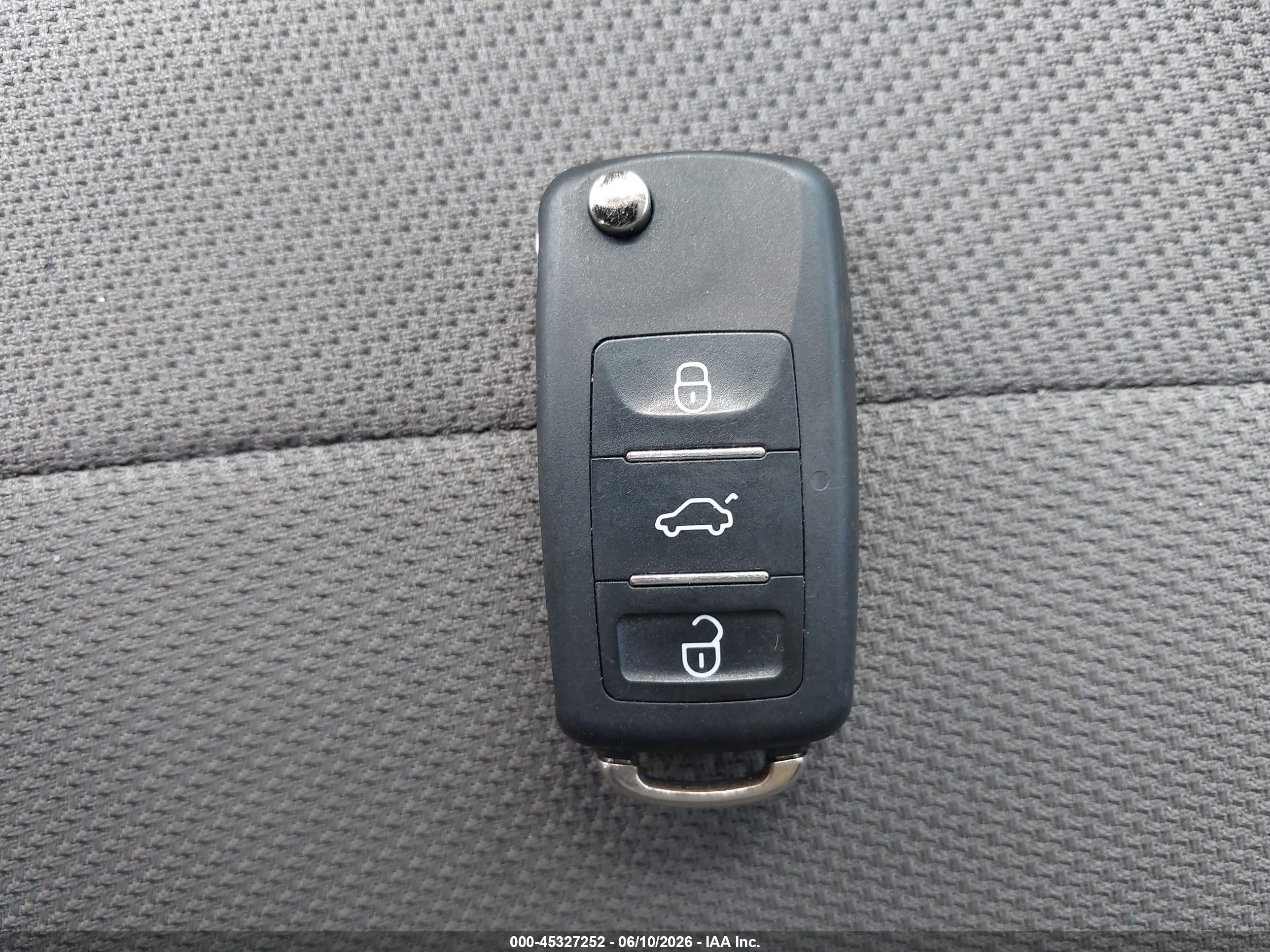 2009 Ford Escape Hybrid Limited White vin: 1FMCU59309KC38181