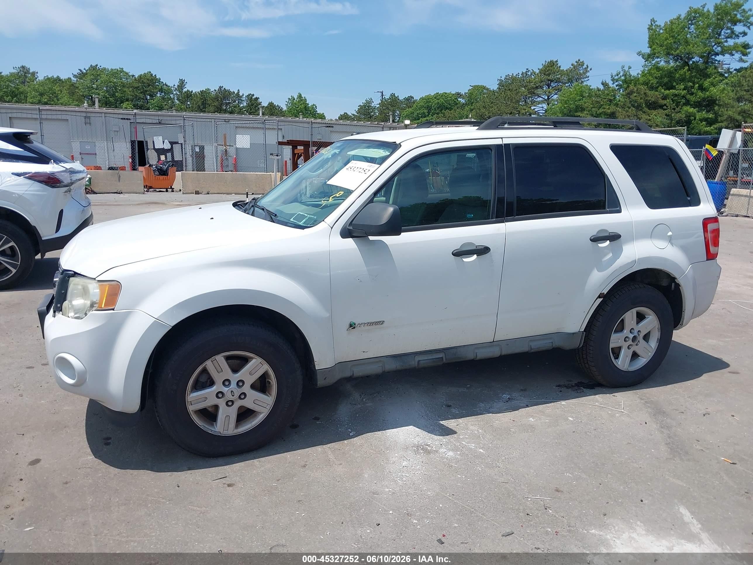 2009 Ford Escape Hybrid Limited White vin: 1FMCU59309KC38181