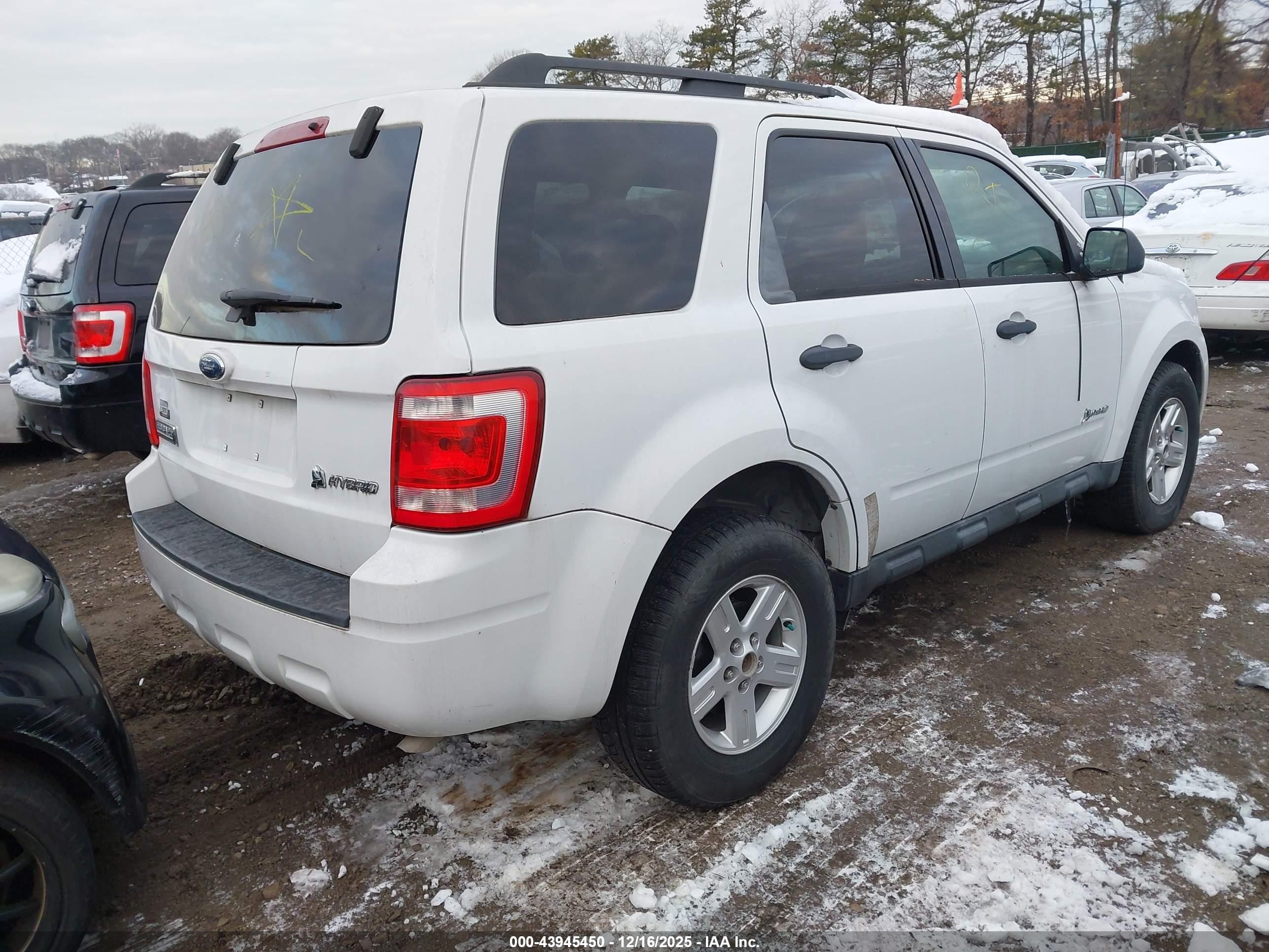 2009 Ford Escape Hybrid Limited White vin: 1FMCU59379KA25311