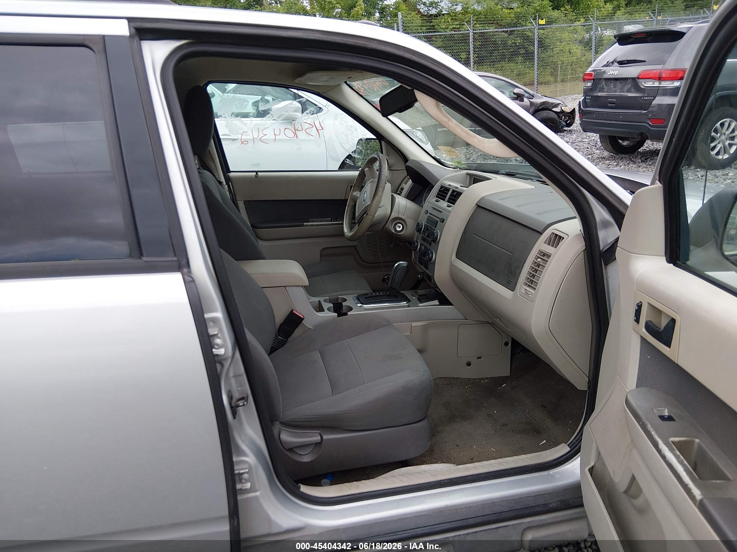 2009 Ford Escape Hybrid Limited Silver vin: 1FMCU59379KB19267