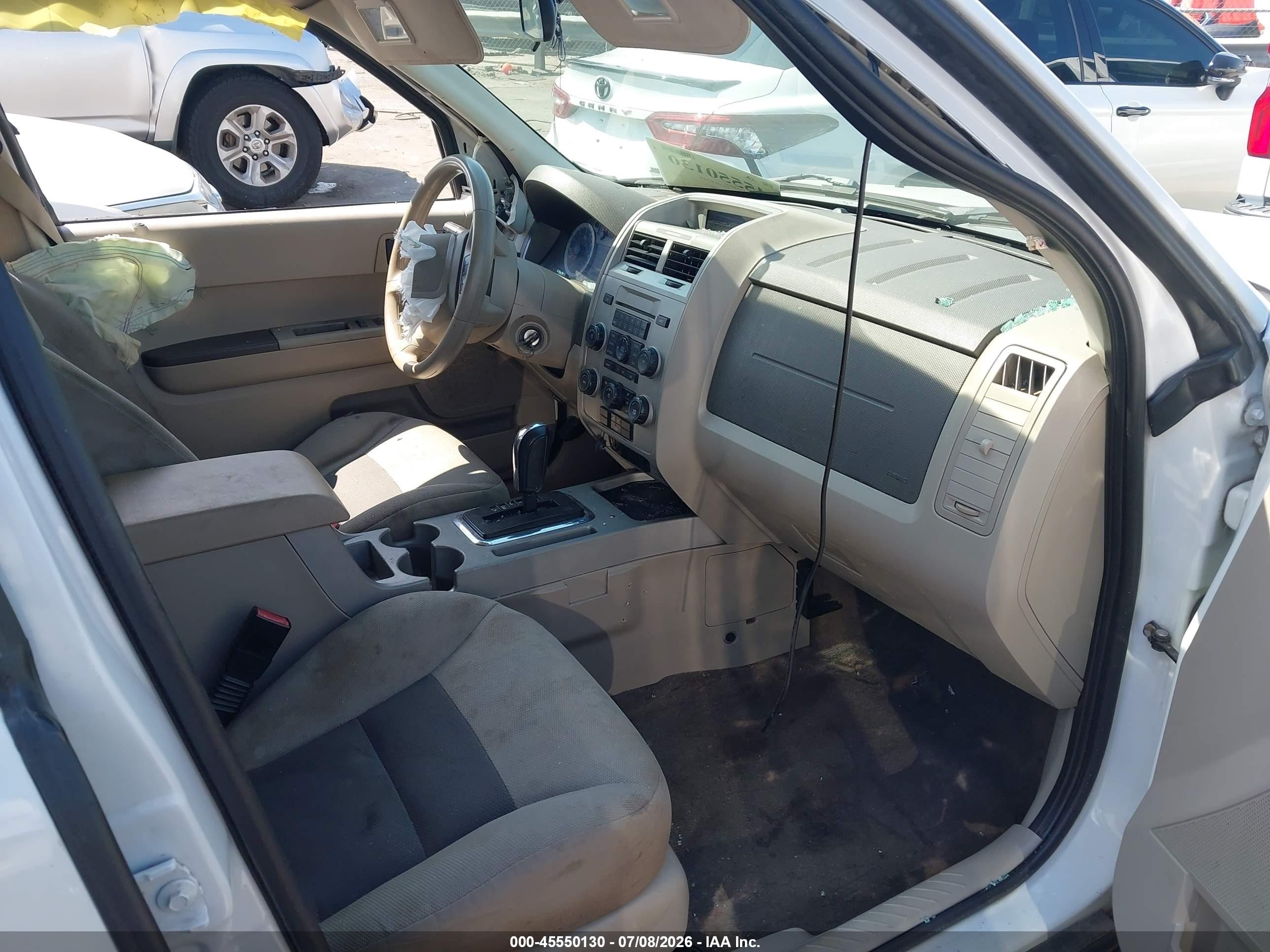 2008 Ford Escape Hybrid   Белый vin: 1FMCU59H08KE09411