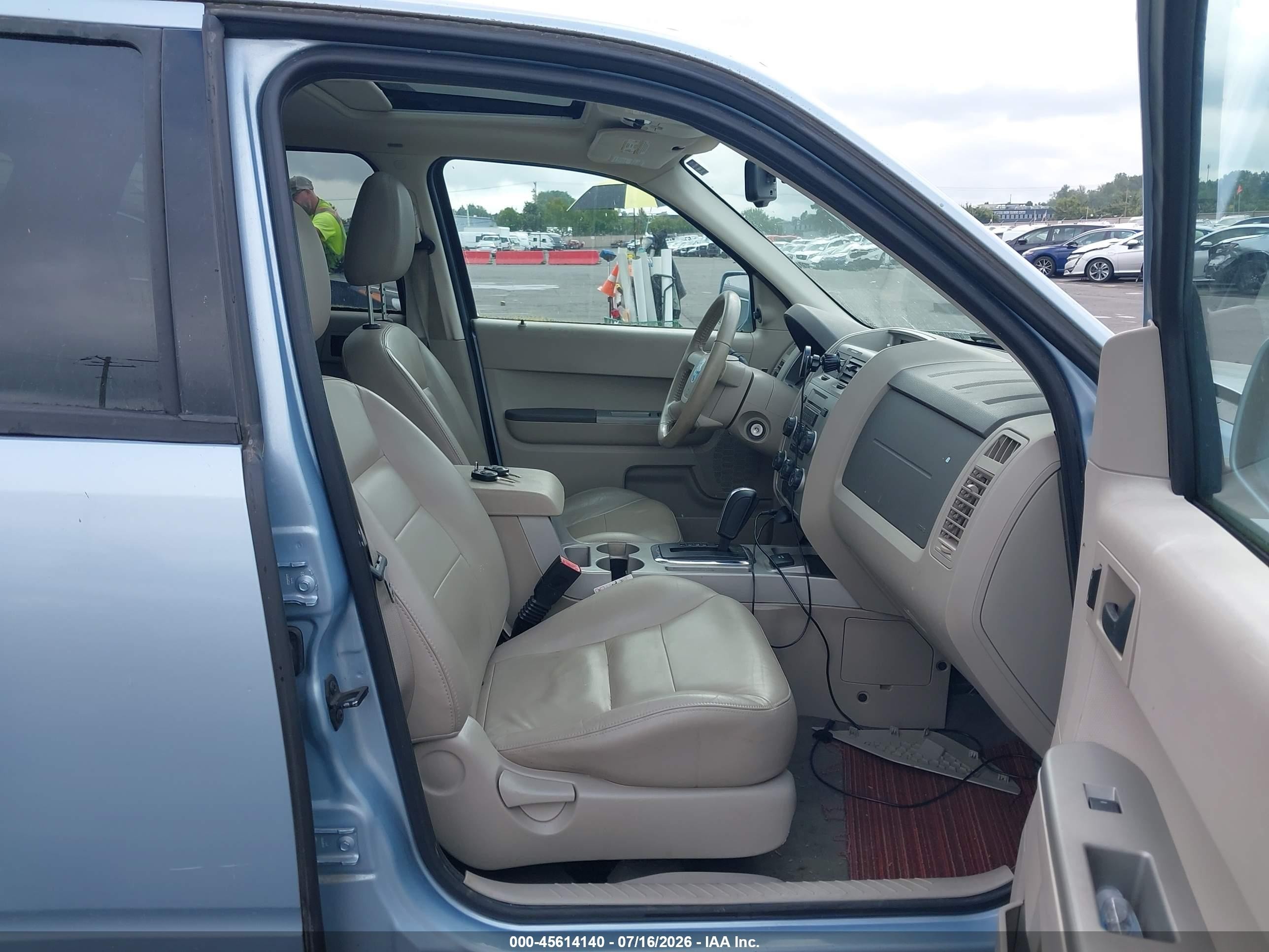 2008 Ford Escape Hybrid   Light Blue vin: 1FMCU59H38KA84009