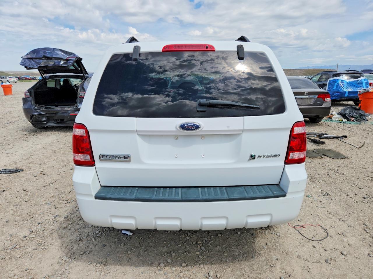 2008 Ford Escape Белый vin: 1FMCU59H48KA17046