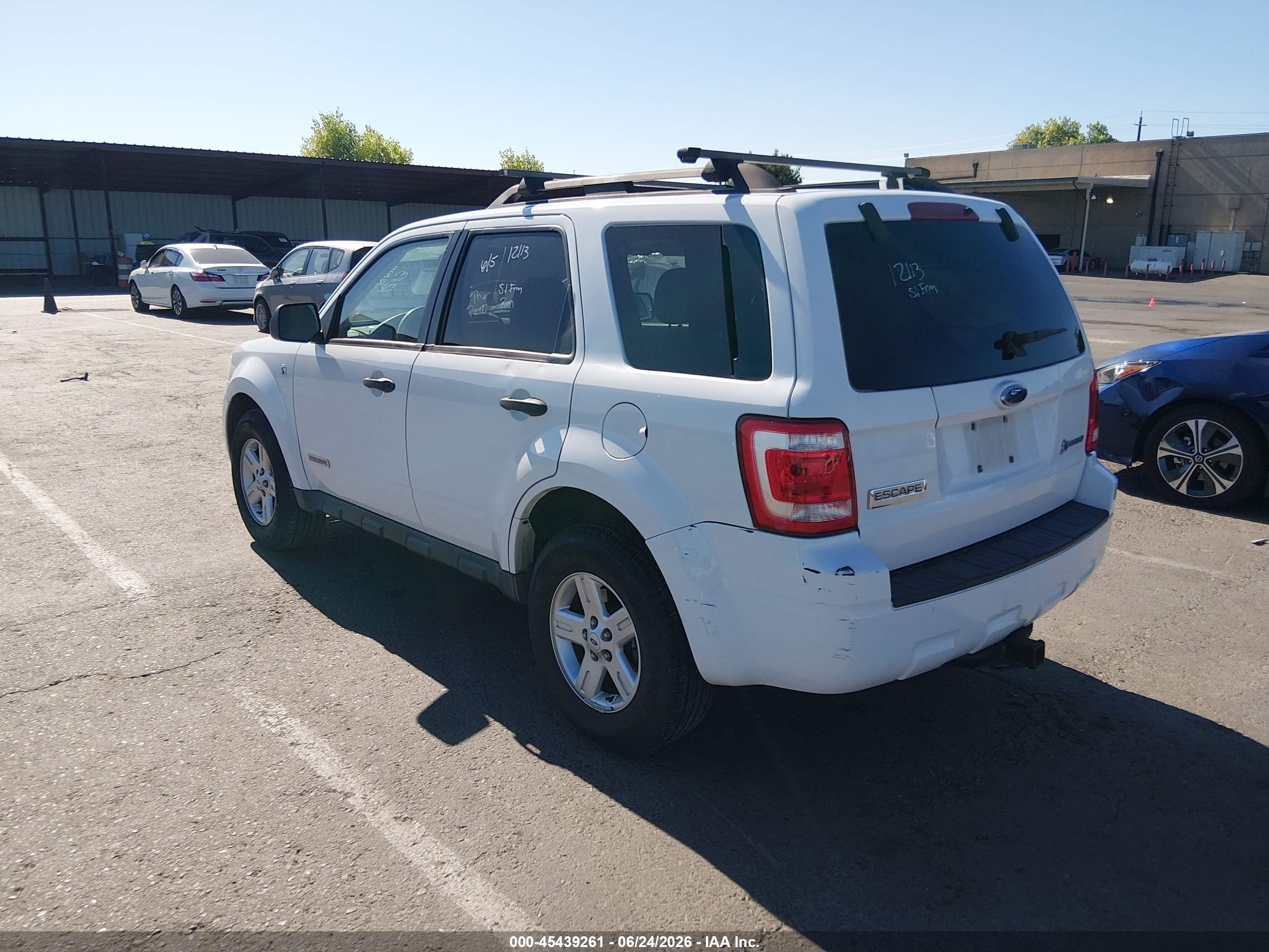 2008 Ford Escape Hybrid   White vin: 1FMCU59H48KC32202