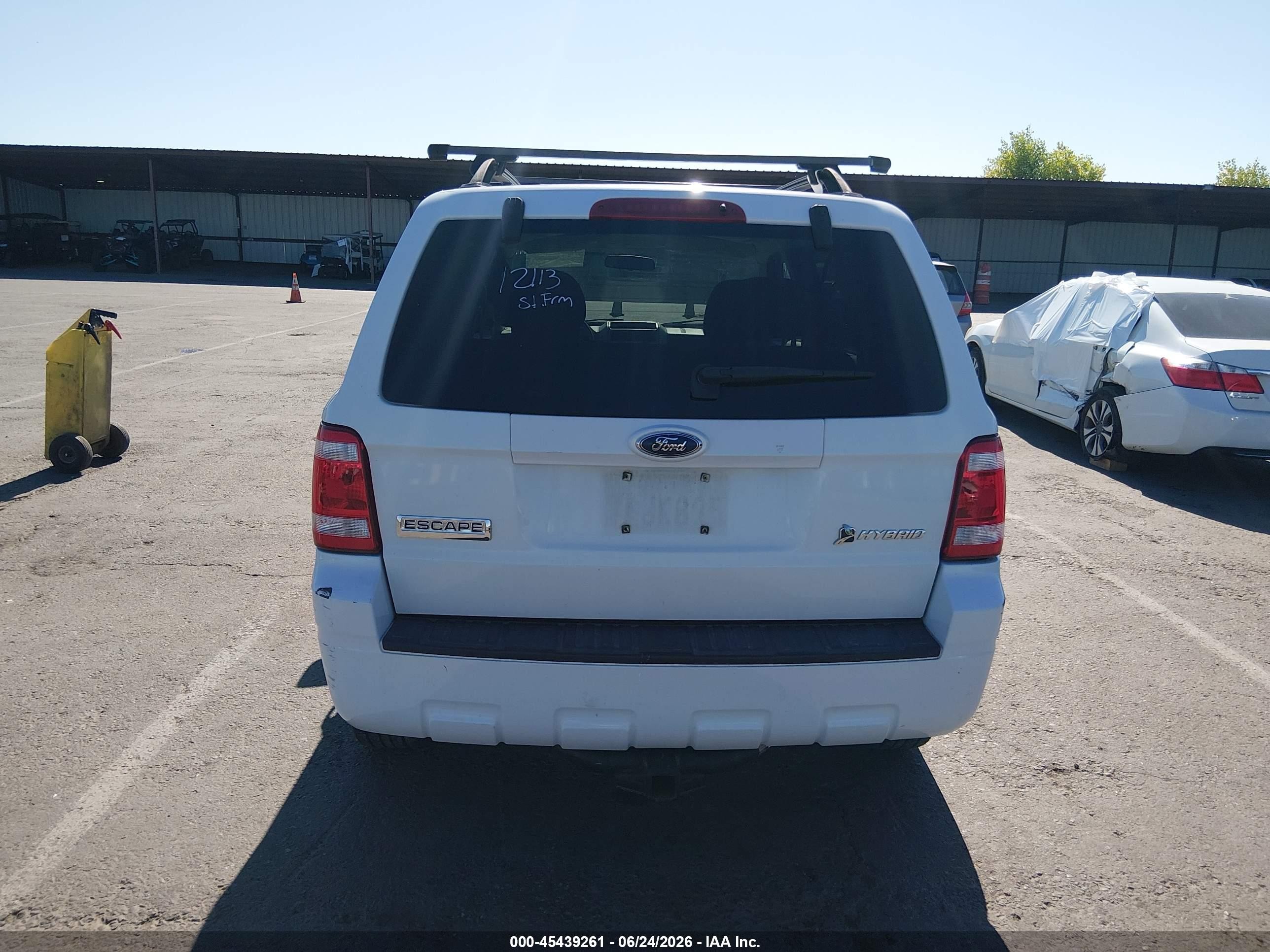 2008 Ford Escape Hybrid   White vin: 1FMCU59H48KC32202