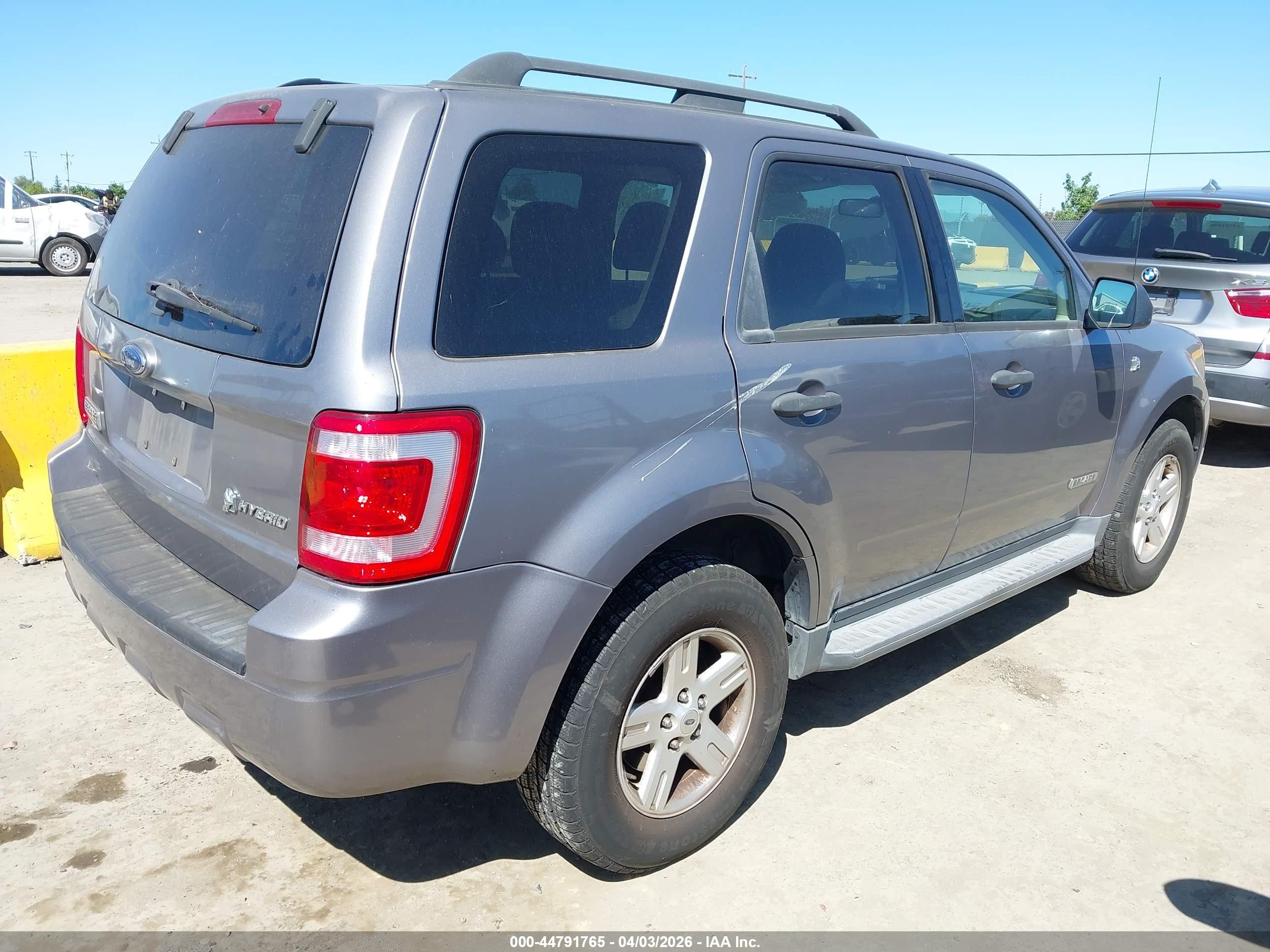 2008 Ford Escape Hybrid   Silver vin: 1FMCU59H58KA43476