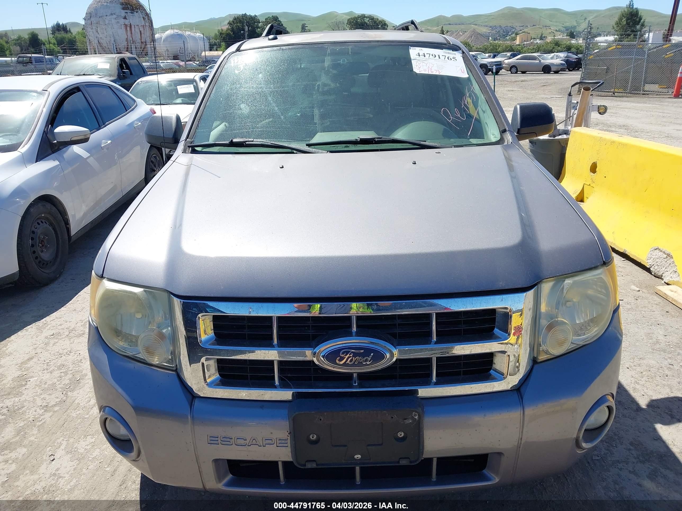 2008 Ford Escape Hybrid   Silver vin: 1FMCU59H58KA43476