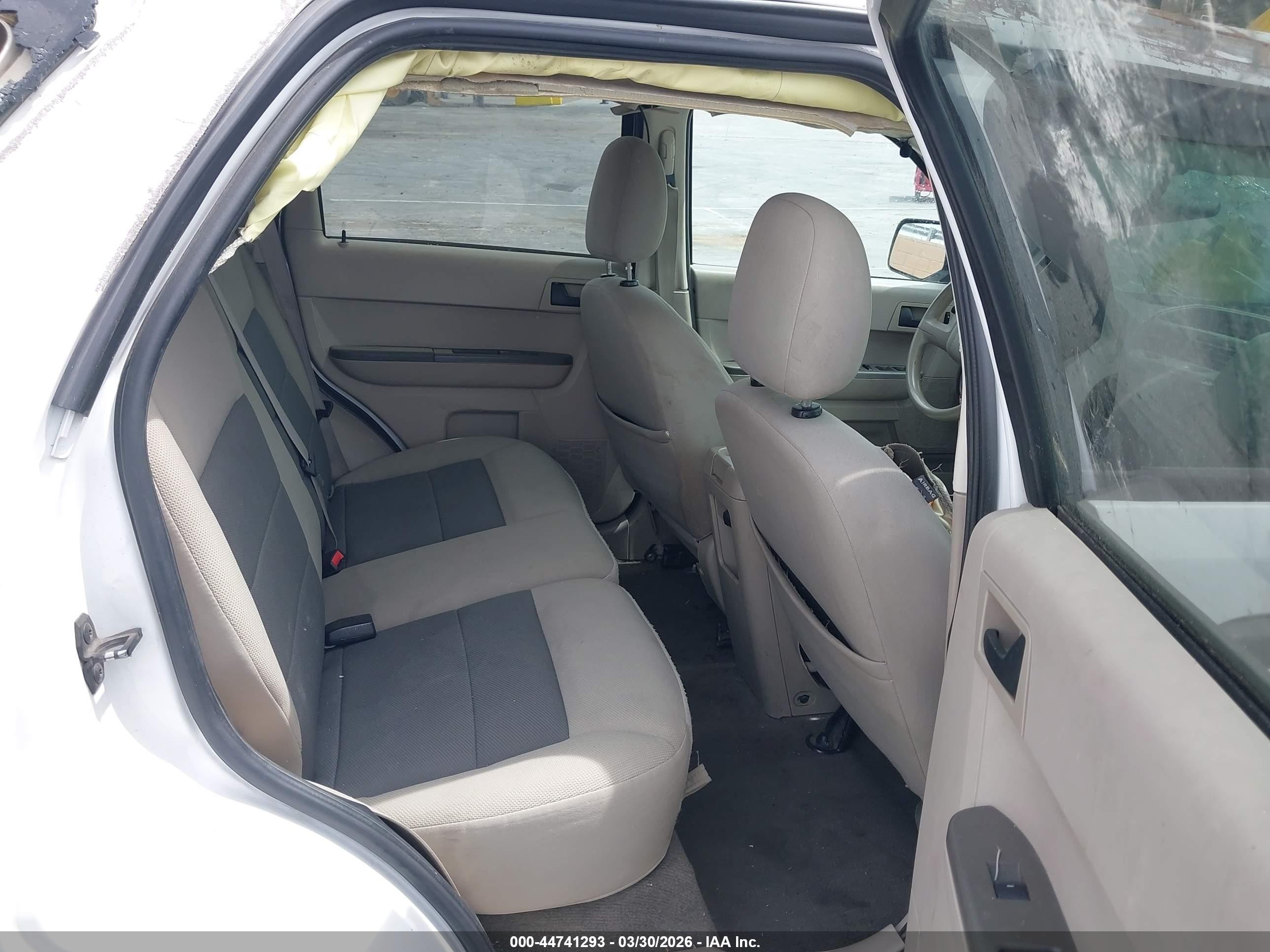 2008 Ford Escape Hybrid   White vin: 1FMCU59H88KA42628