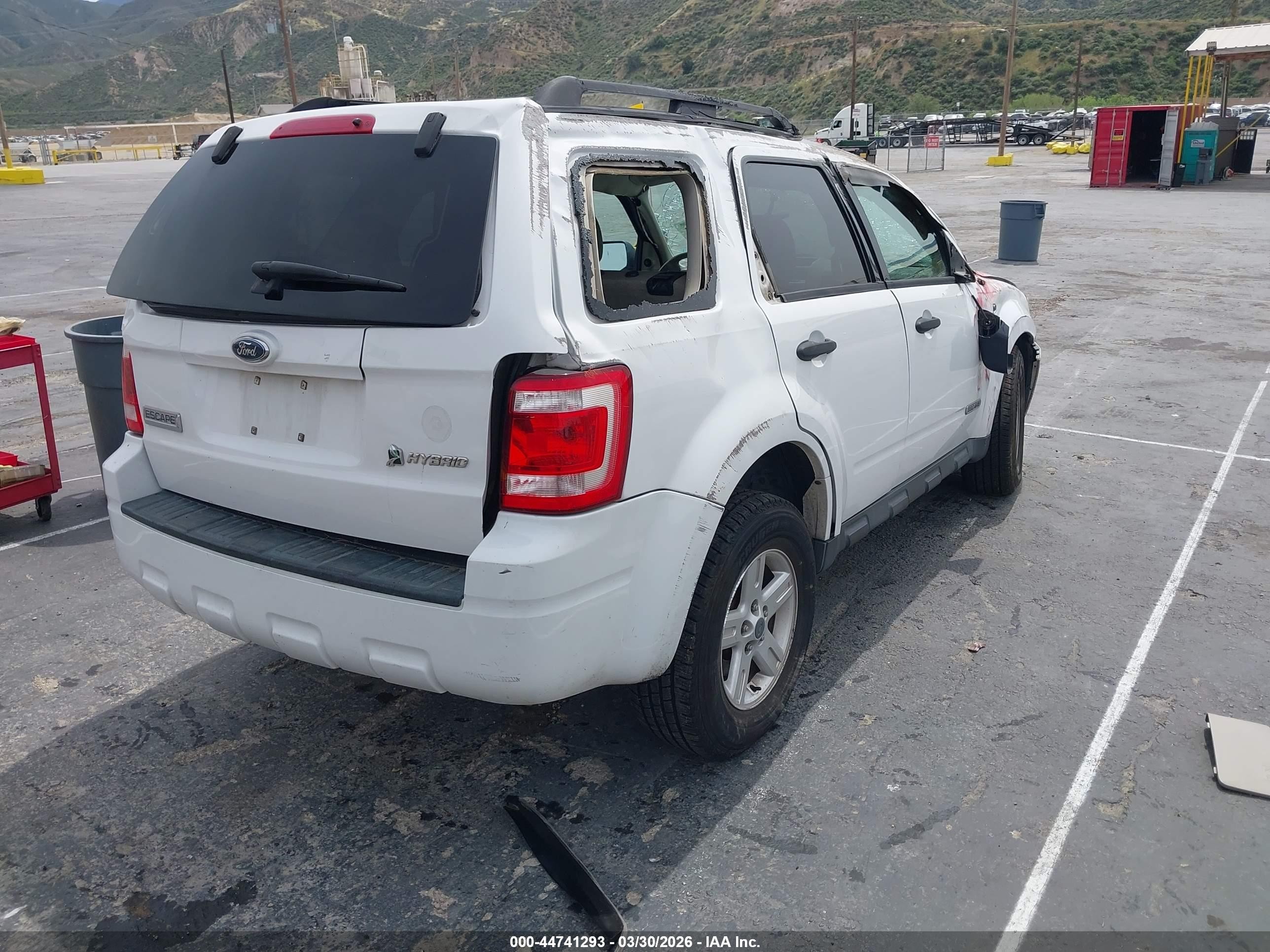 2008 Ford Escape Hybrid   White vin: 1FMCU59H88KA42628