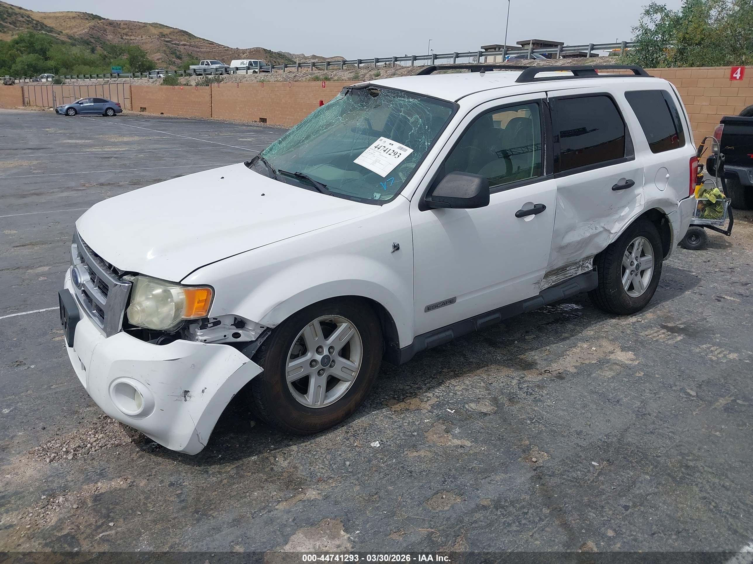 2008 Ford Escape Hybrid   White vin: 1FMCU59H88KA42628