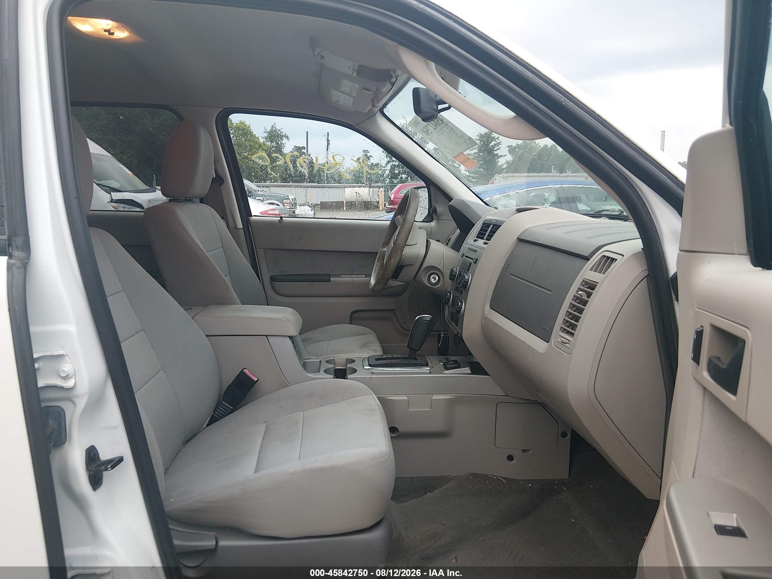 2011 Ford Escape Hybrid   Белый vin: 1FMCU5K31BKB92926