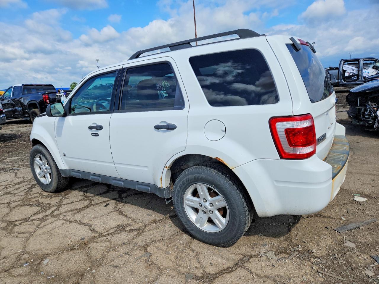 2010 Ford Escape Hybrid Белый vin: 1FMCU5K33AKC59069