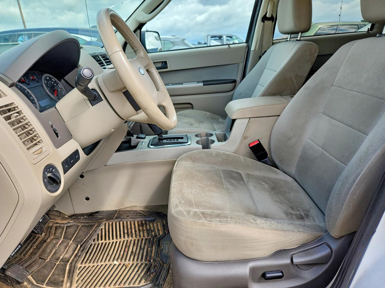 2010 Ford Escape Hybrid Белый vin: 1FMCU5K33AKC59069
