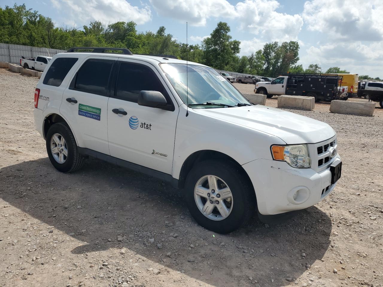 2011 Ford Escape Hybrid Белый vin: 1FMCU5K33BKA94206 Damage: Front Bumper, Multiple Scratches Heavy, 3