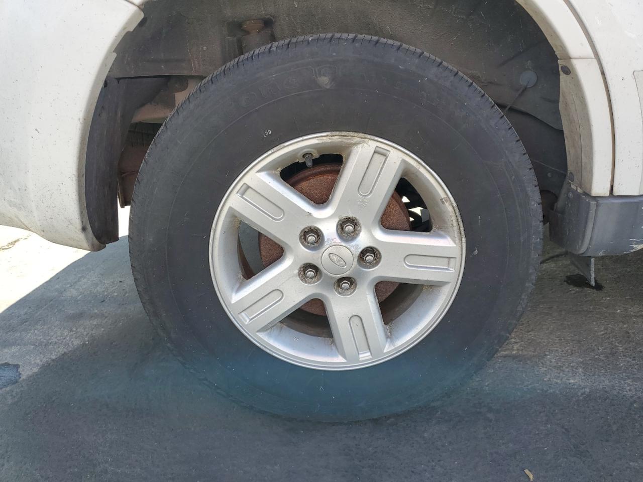 2011 Ford Escape Hybrid Белый vin: 1FMCU5K34BKB48855 Damage: Right Rear Wheel, Curb Rash, 7 To 8 Inches