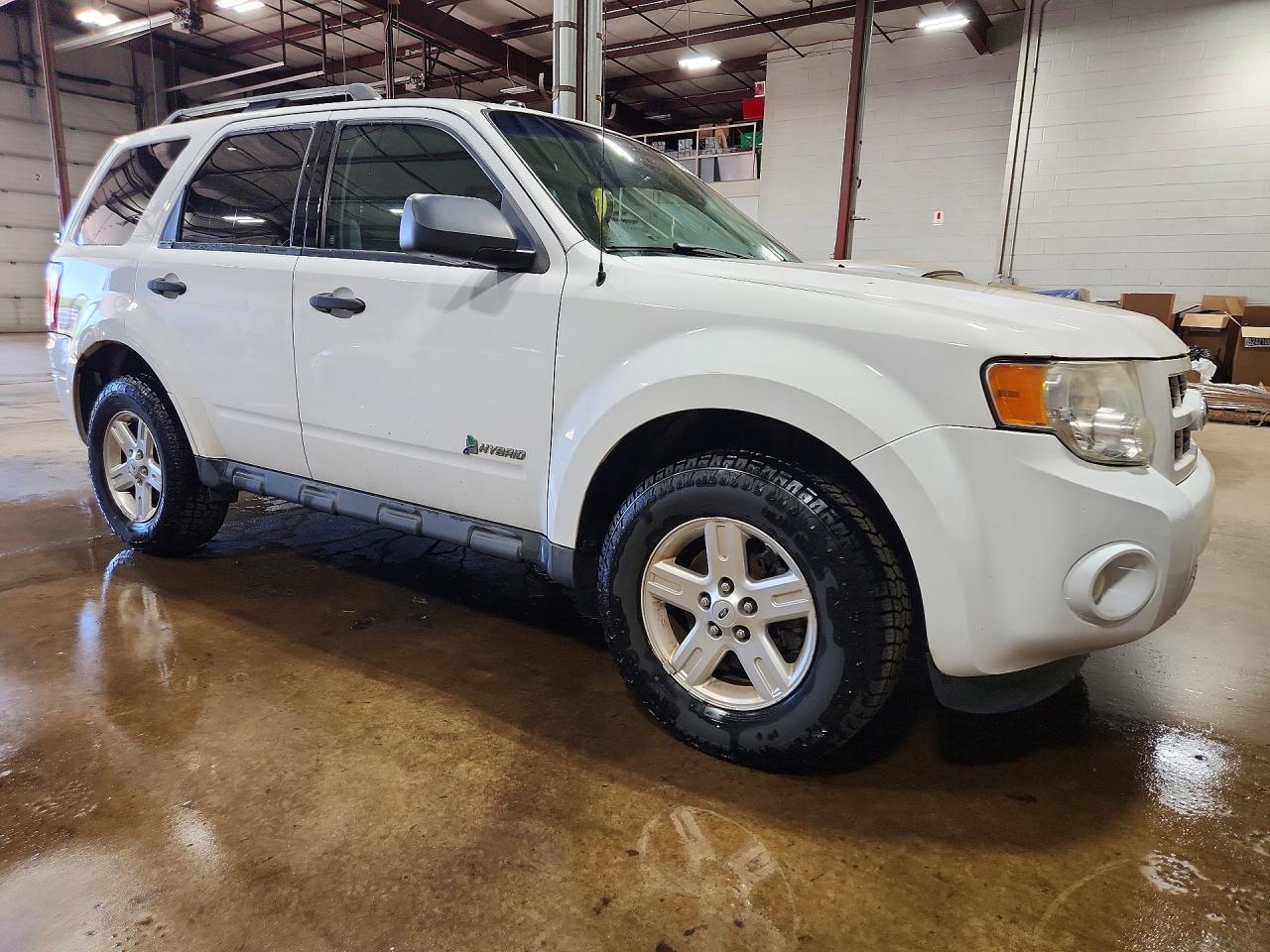 2011 Ford Escape Hybrid Белый vin: 1FMCU5K34BKB92676