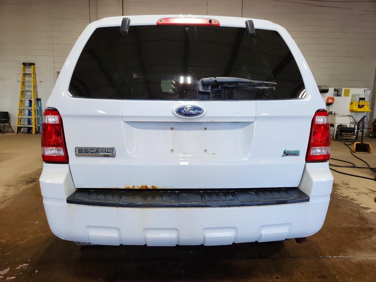 2011 Ford Escape Hybrid Белый vin: 1FMCU5K34BKB92676