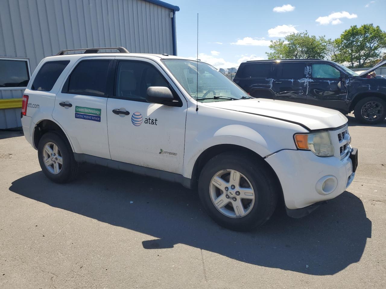 2011 Ford Escape Hybrid White vin: 1FMCU5K35BKB48850 Damage: Right Front Door, Dent(S) W/ Paint Dmg, 4 To 5 Inches