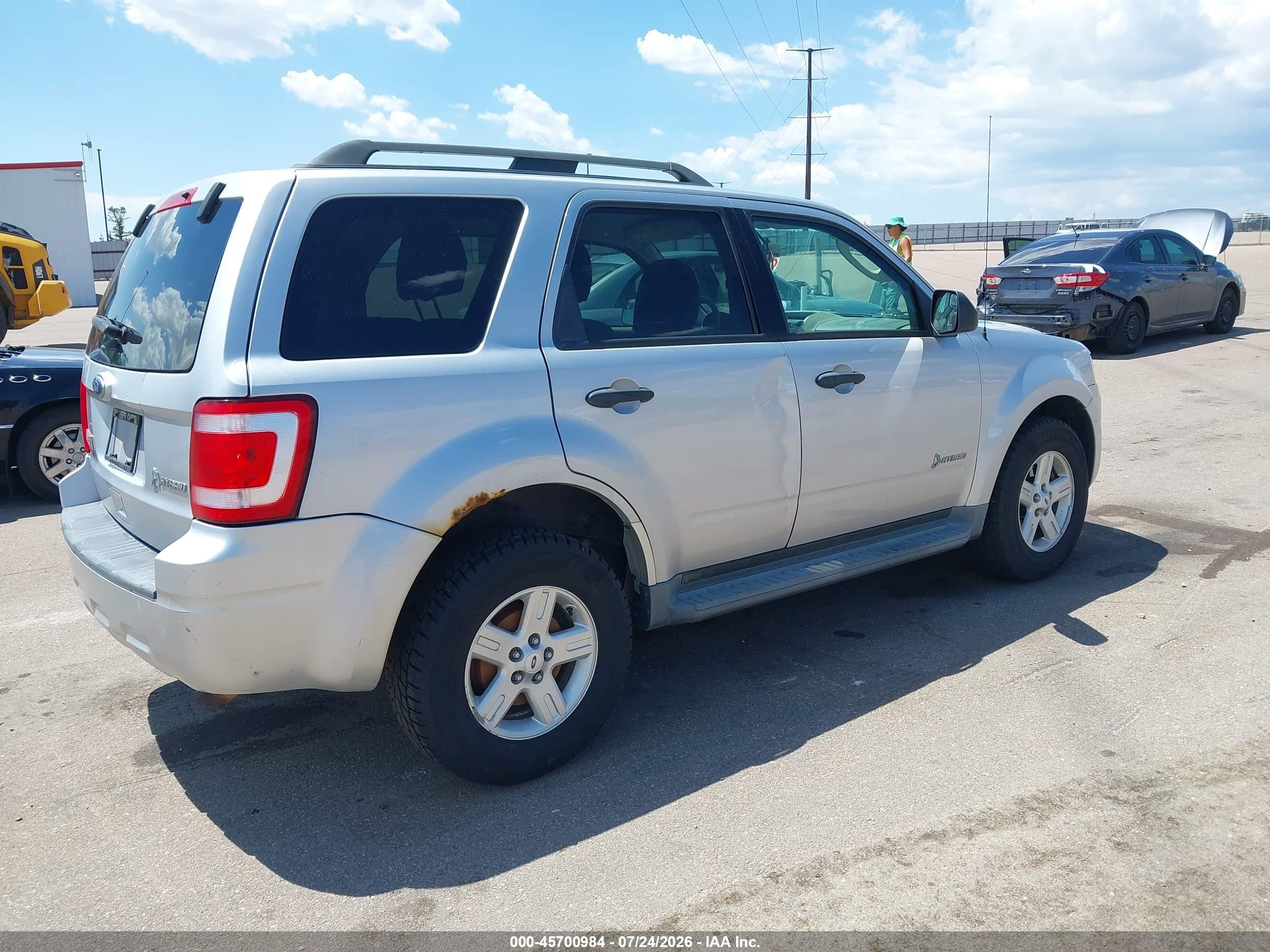 2011 Ford Escape Hybrid   Silver vin: 1FMCU5K36BKA92823