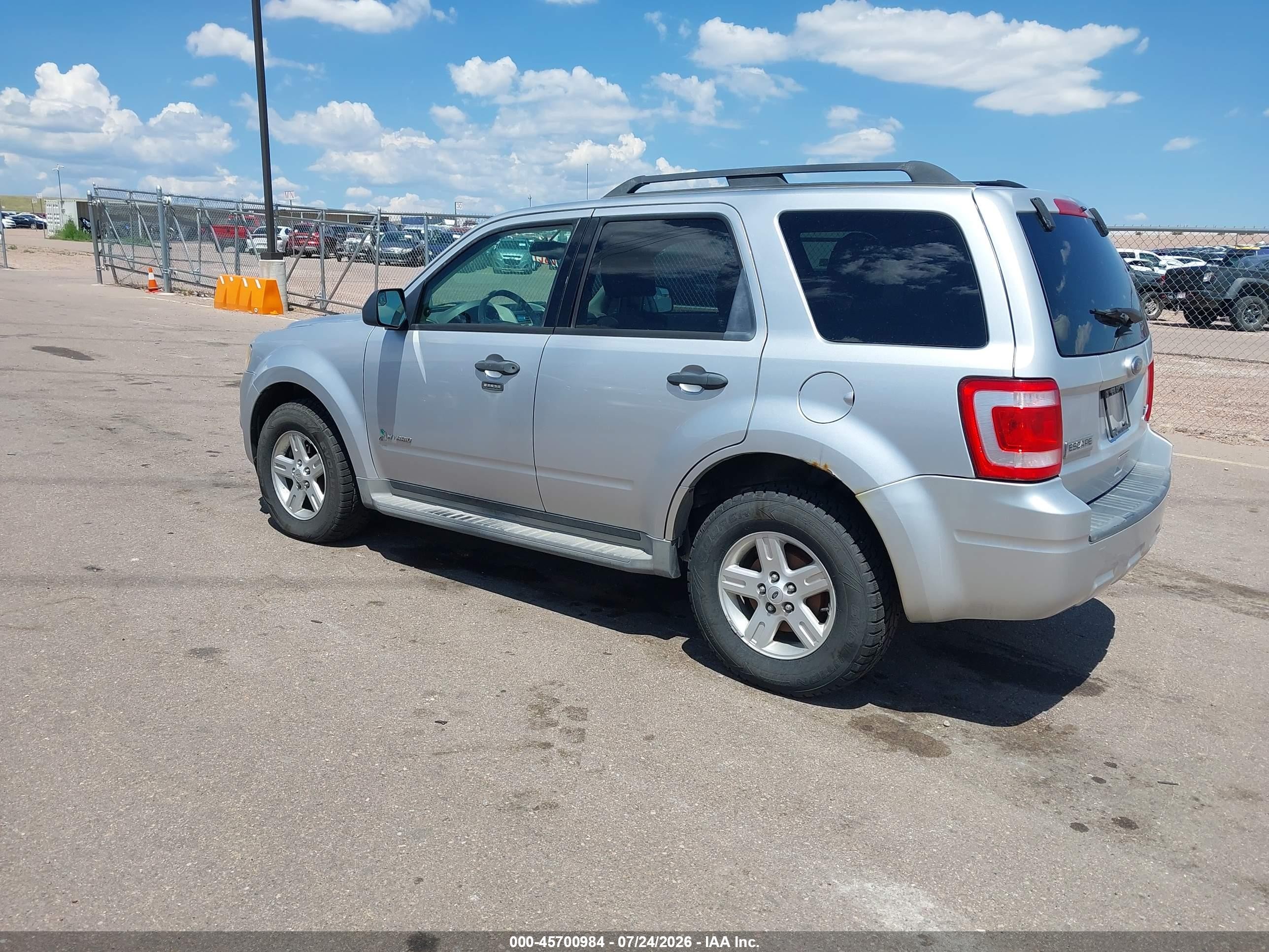 2011 Ford Escape Hybrid   Silver vin: 1FMCU5K36BKA92823