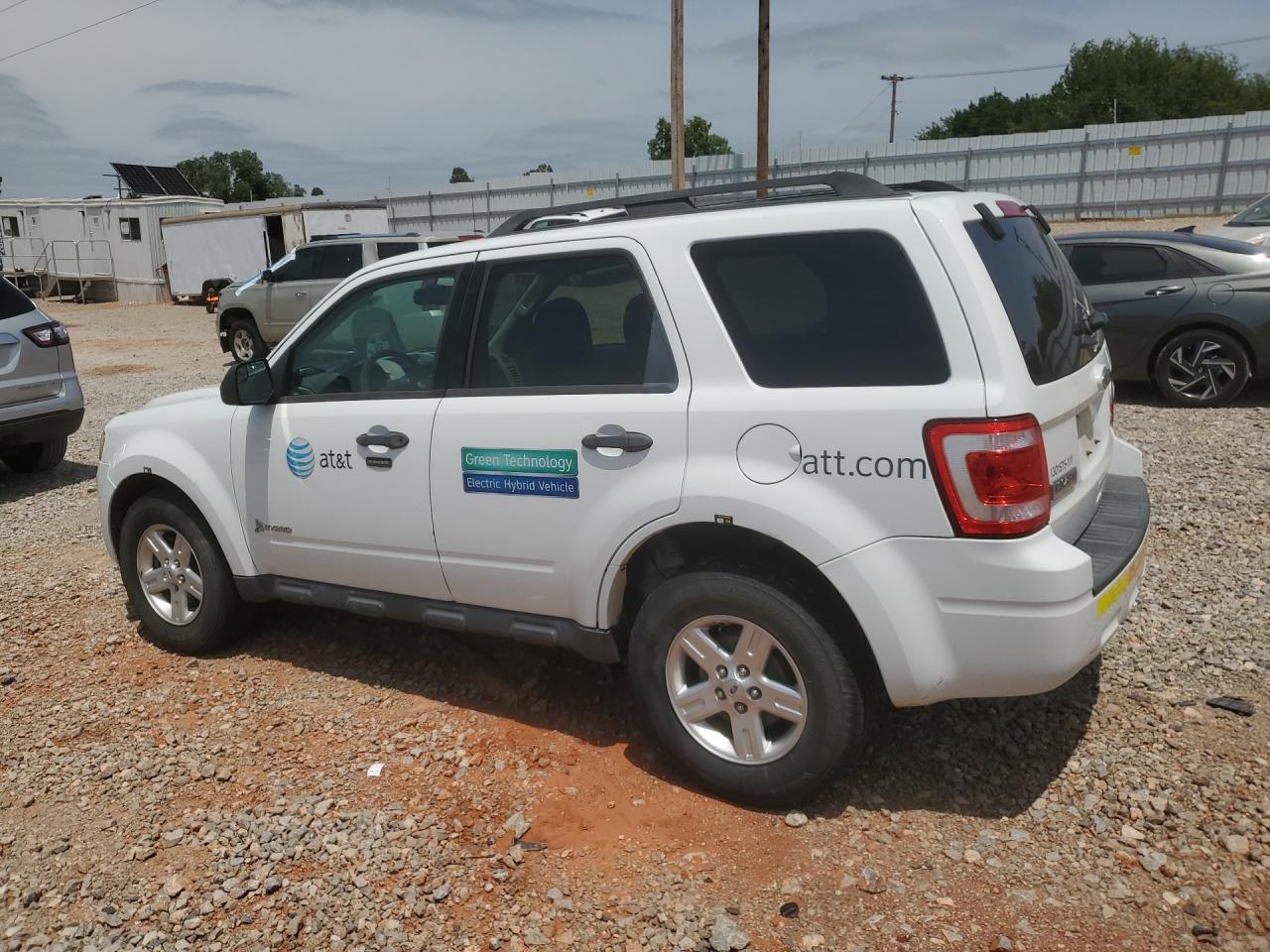 2011 Ford Escape Hybrid White vin: 1FMCU5K36BKB48842 Damage: Rear Bumper, Heavy Scratch, 1 To 2 Inches