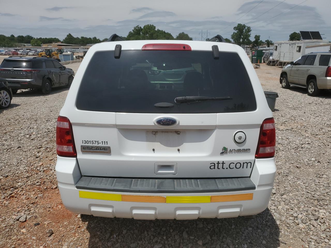 2011 Ford Escape Hybrid White vin: 1FMCU5K36BKB48842 Damage: Lift Gate, Heavy Scratch, 1/2 To 1 Inch