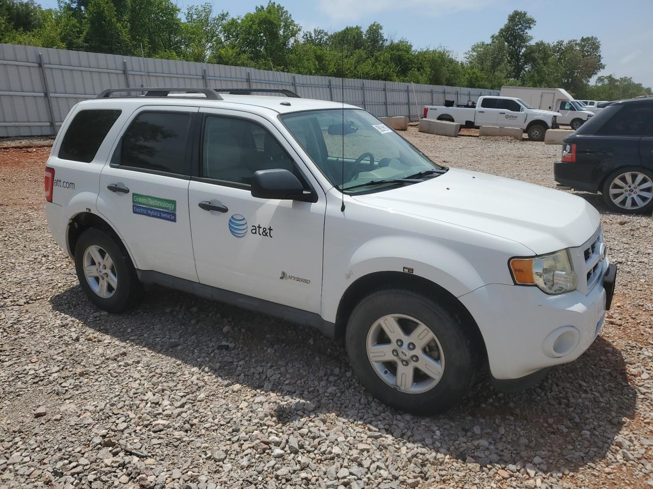 2011 Ford Escape Hybrid White vin: 1FMCU5K36BKB48842 Damage: Right Front Door, Dent(S) W/ Paint Dmg, 1 To 2 Inches