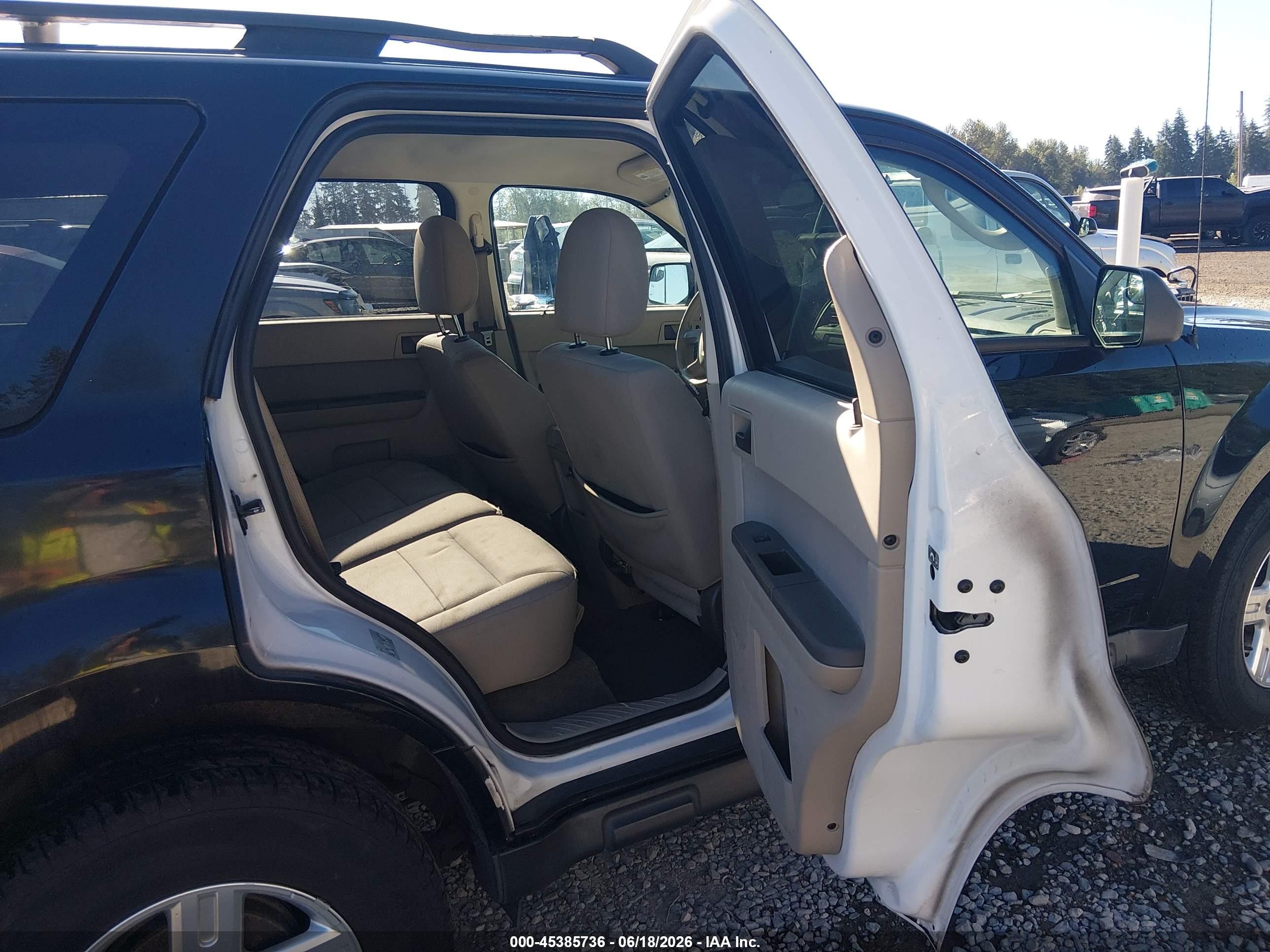2012 Ford Escape Hybrid   Черный vin: 1FMCU5K36CKA67910