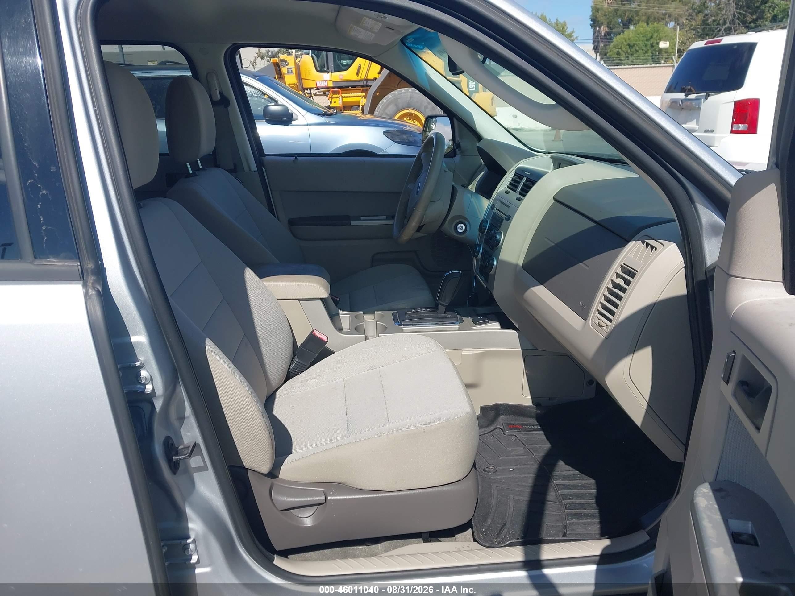 2012 Ford Escape Hybrid   Silver vin: 1FMCU5K37CKB12871