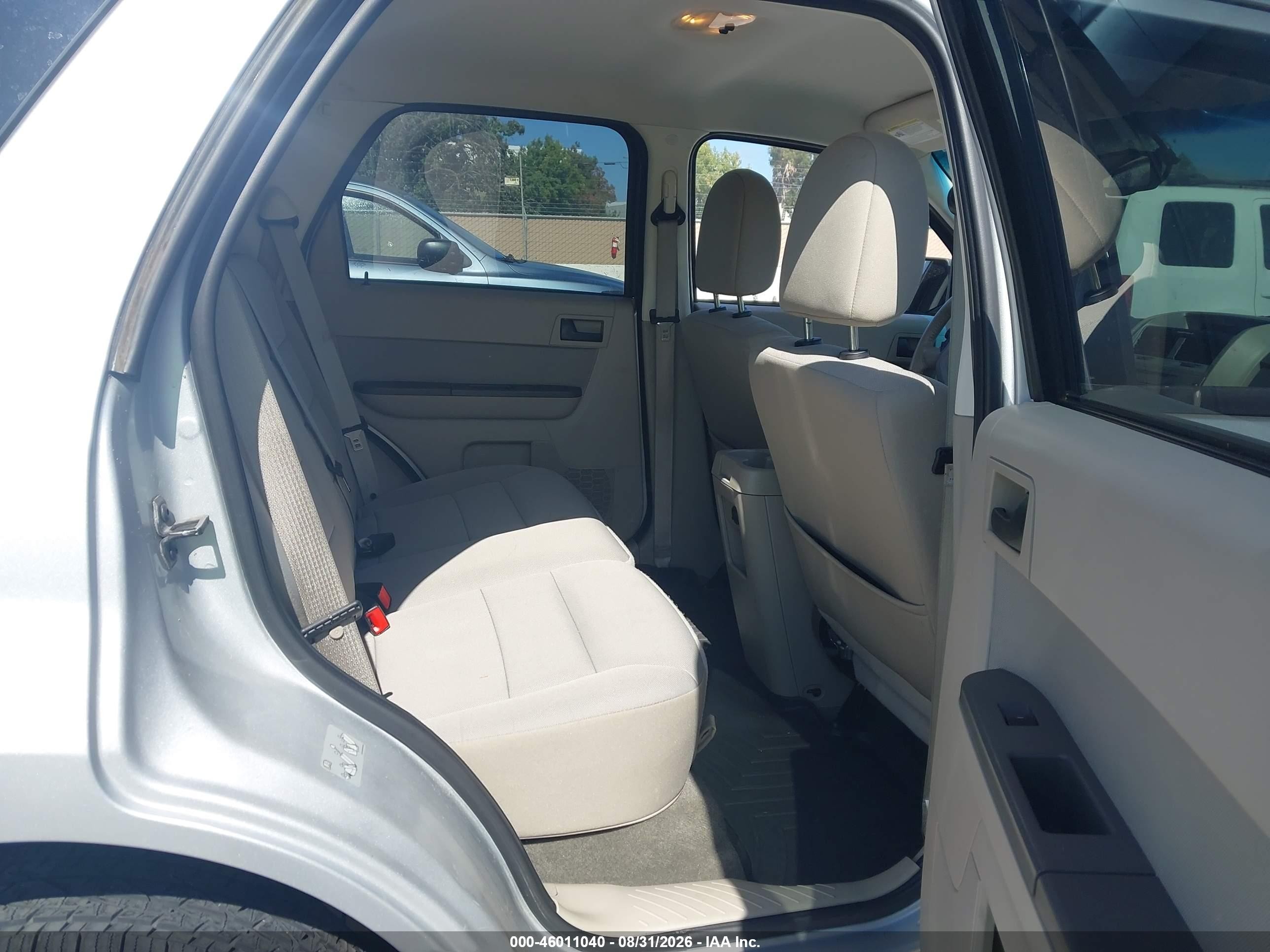 2012 Ford Escape Hybrid   Silver vin: 1FMCU5K37CKB12871