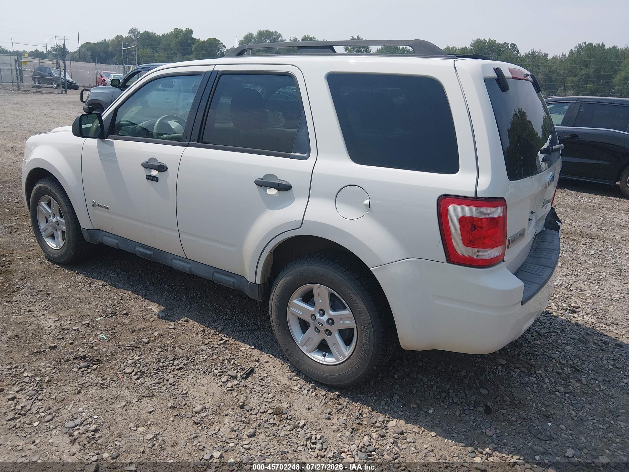 2011 Ford Escape Hybrid   White vin: 1FMCU5K3XBKC69583