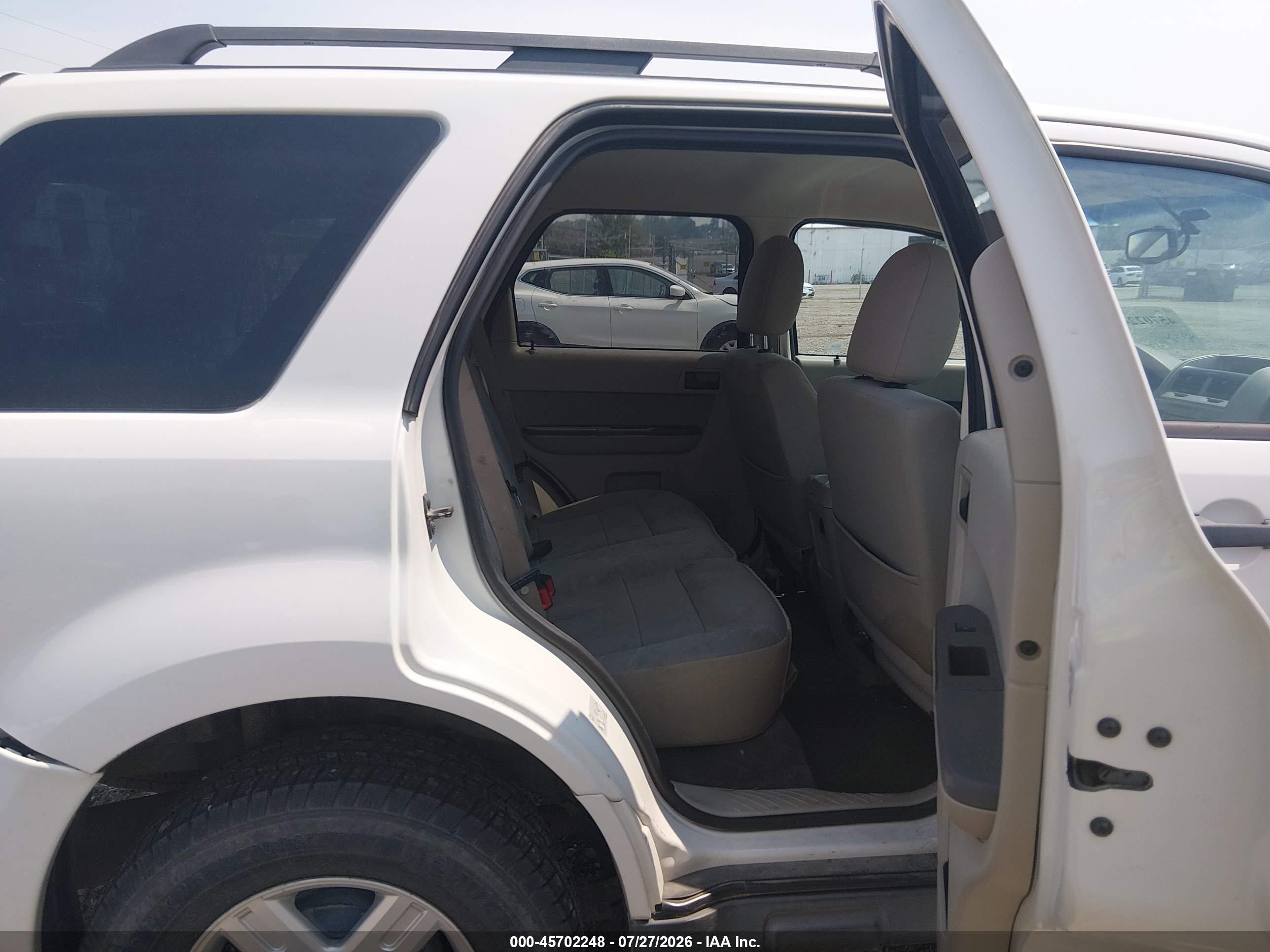 2011 Ford Escape Hybrid   White vin: 1FMCU5K3XBKC69583