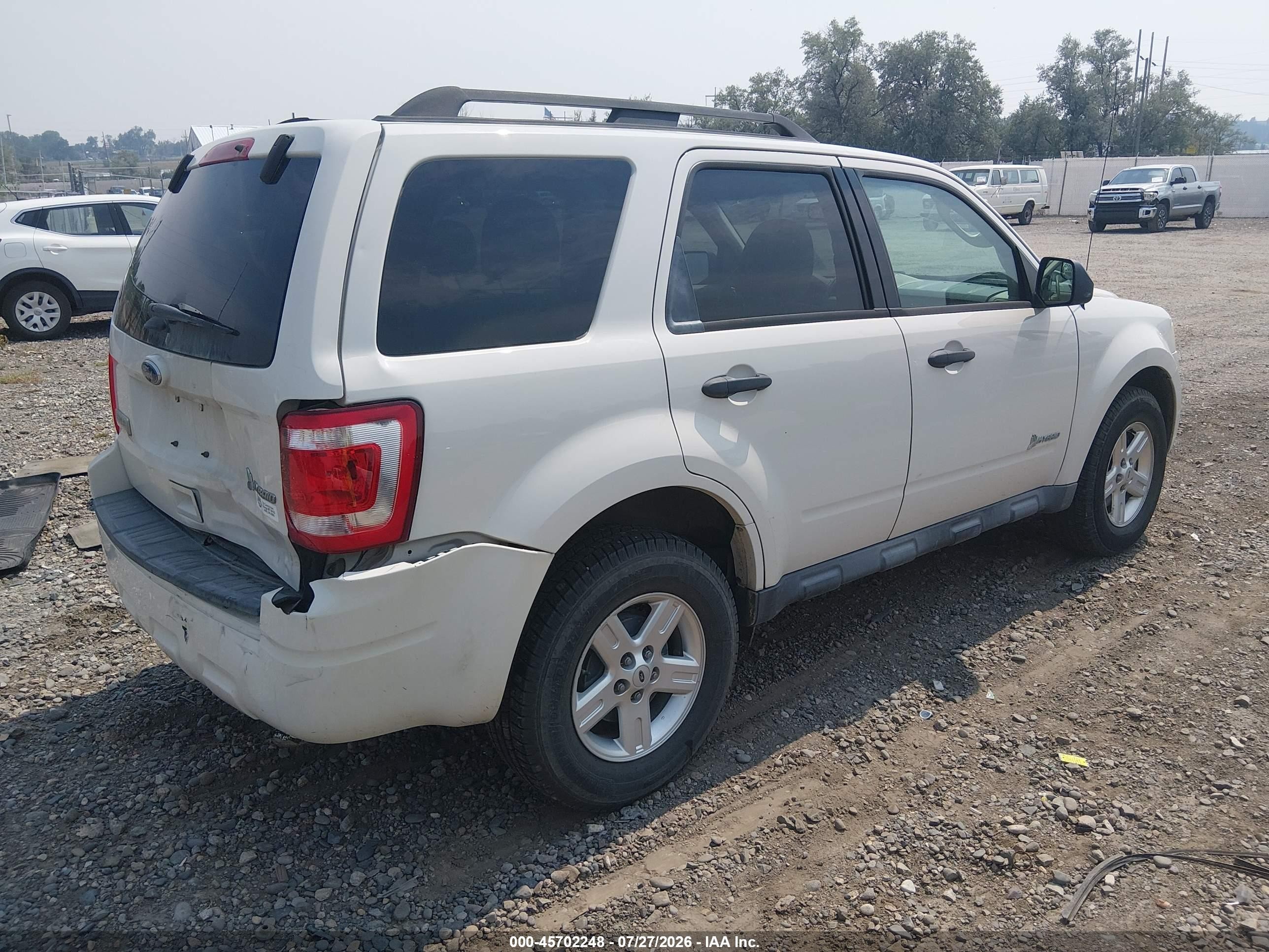 2011 Ford Escape Hybrid   White vin: 1FMCU5K3XBKC69583