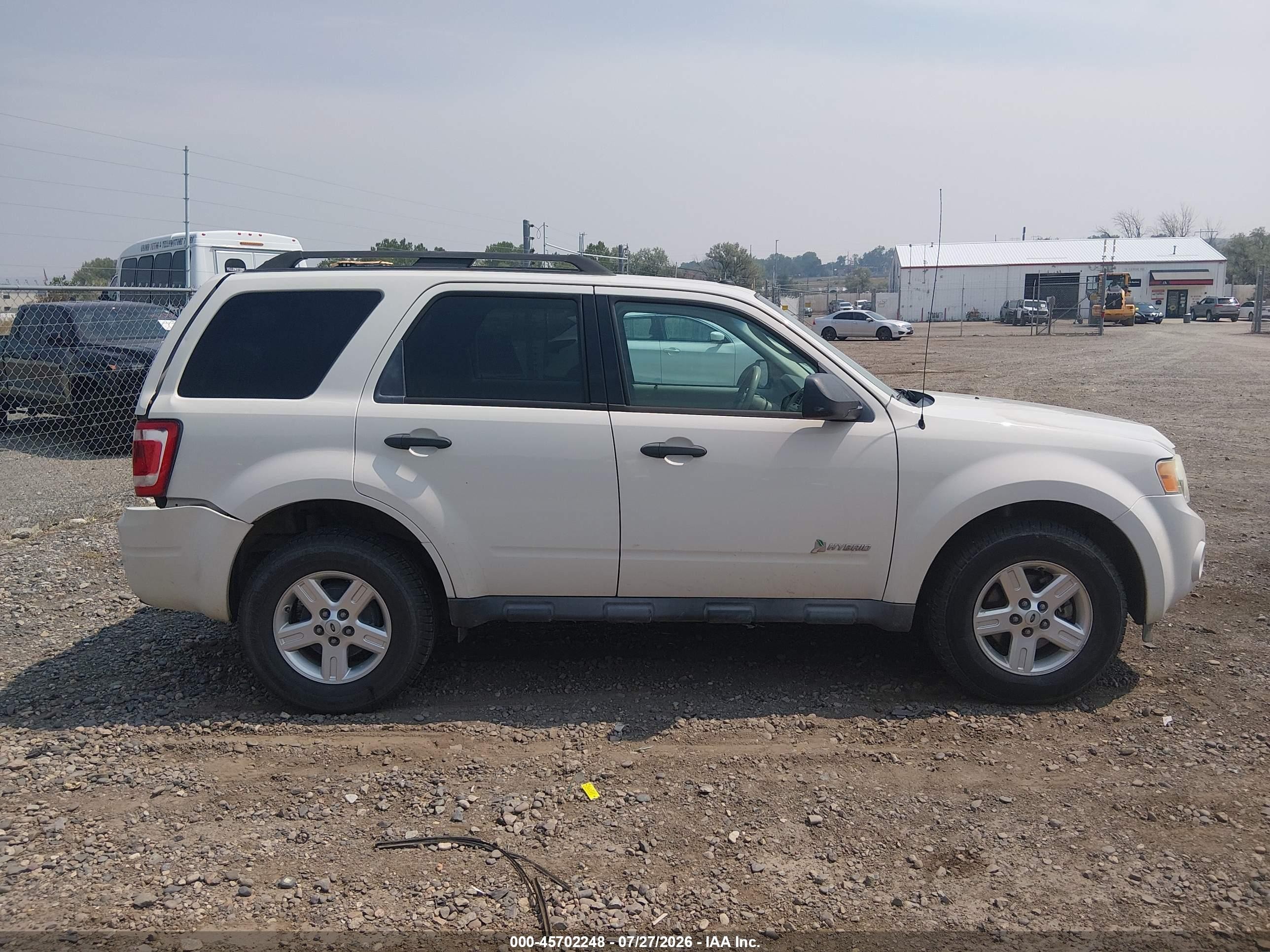 2011 Ford Escape Hybrid   White vin: 1FMCU5K3XBKC69583