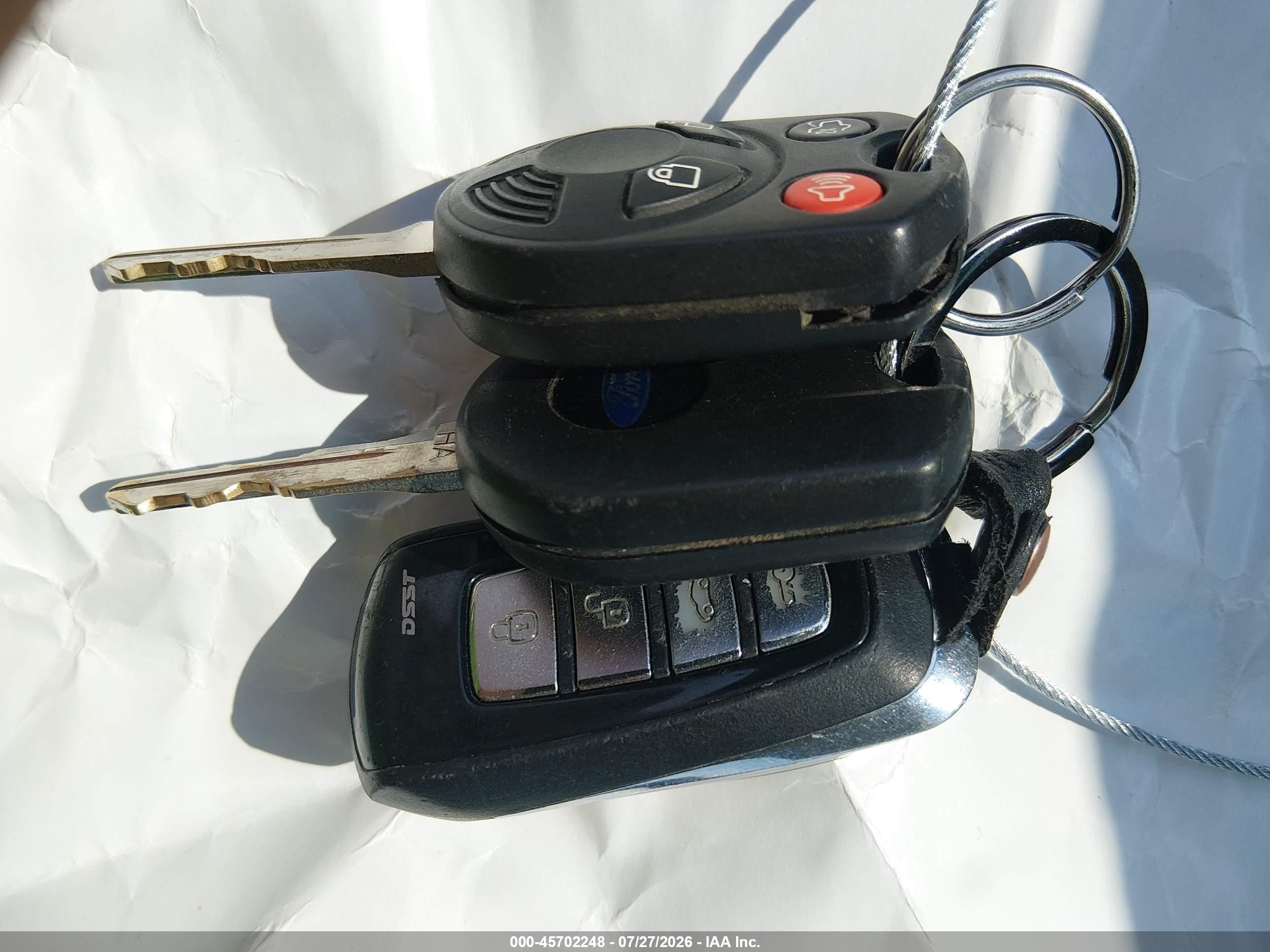 2011 Ford Escape Hybrid   White vin: 1FMCU5K3XBKC69583