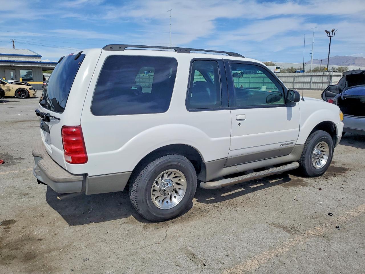 2001 Ford Explorer Sport Белый vin: 1FMCU60E41UA75550