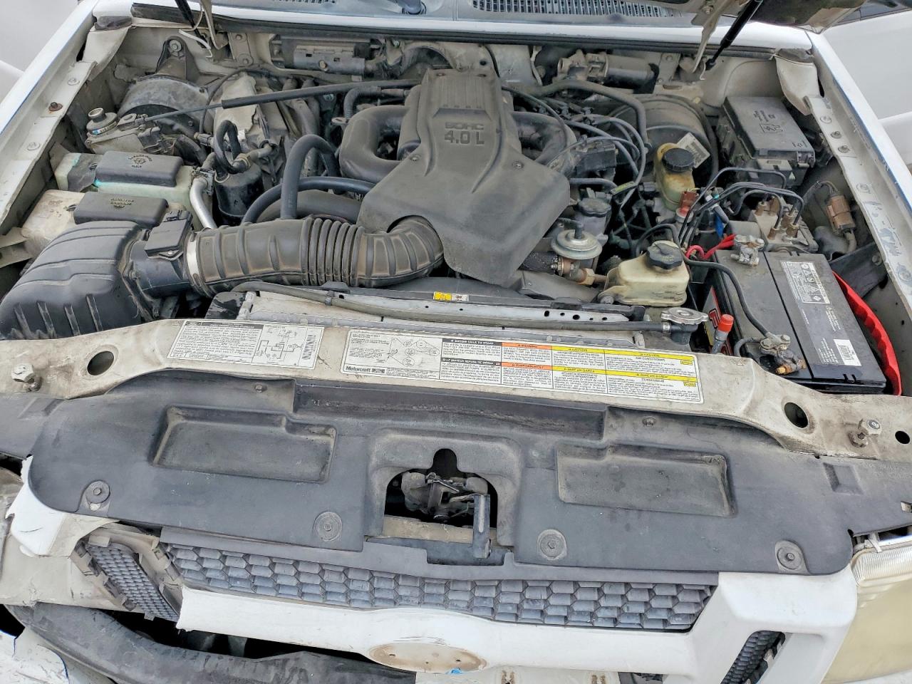 2001 Ford Explorer Sport Белый vin: 1FMCU60E81UA55690