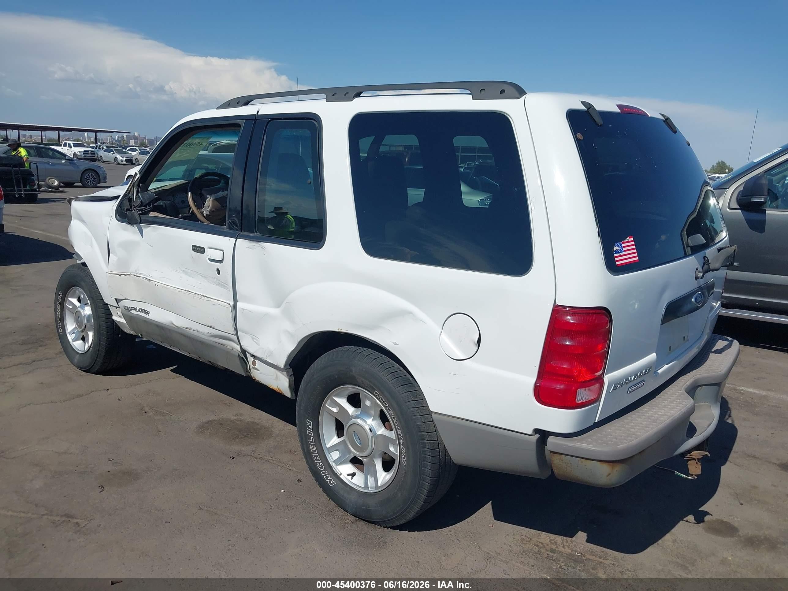 2001 Ford Explorer Sport   White vin: 1FMCU70E31UC58623