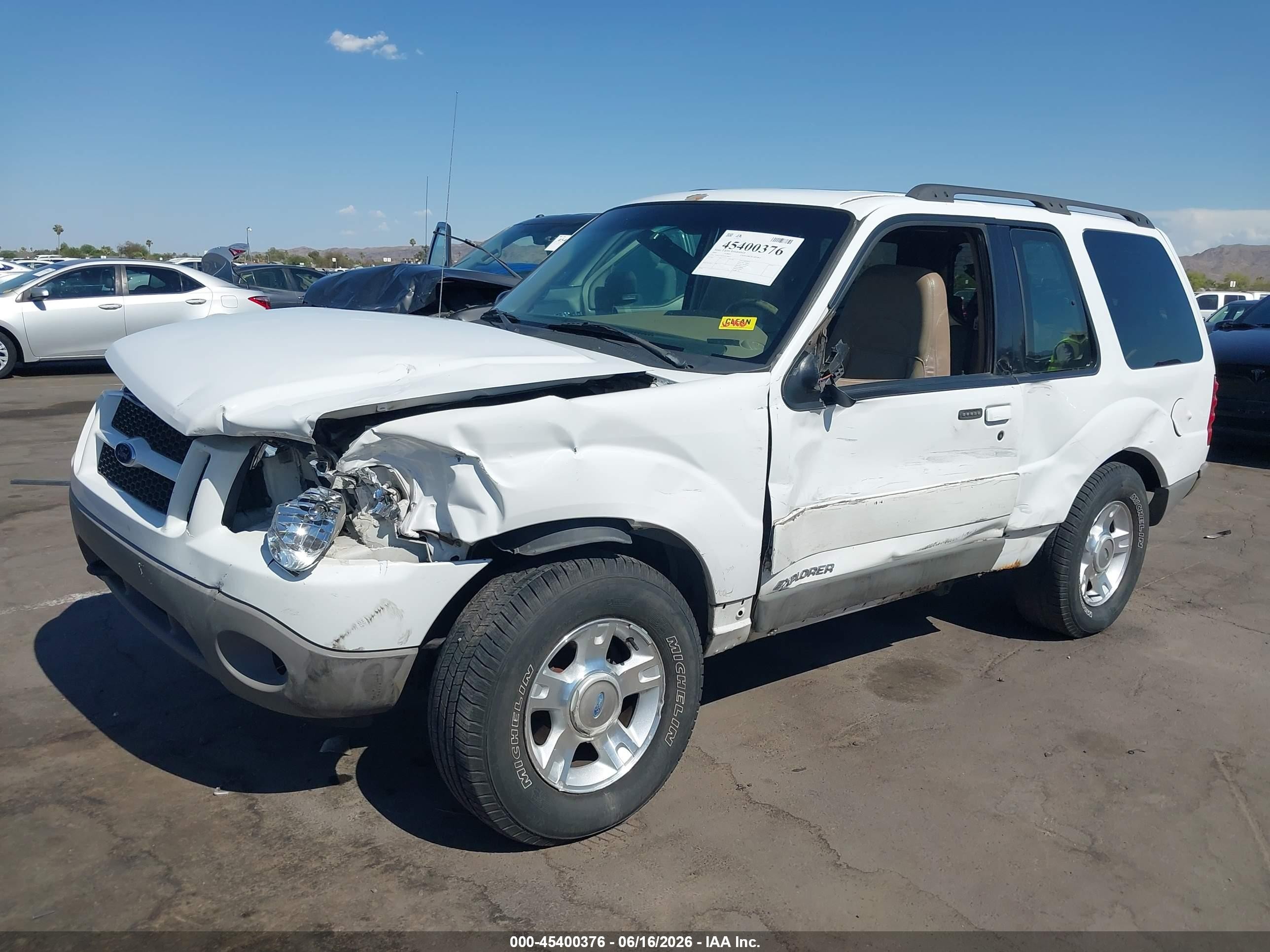 2001 Ford Explorer Sport   White vin: 1FMCU70E31UC58623