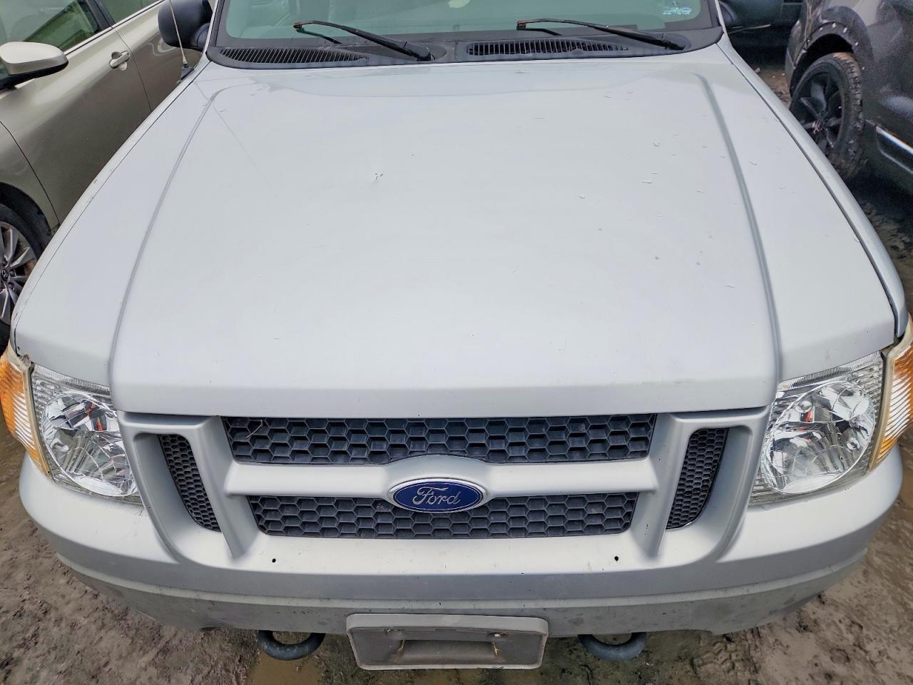 2001 Ford Explorer Sport Серебряный vin: 1FMCU70E91UC40093