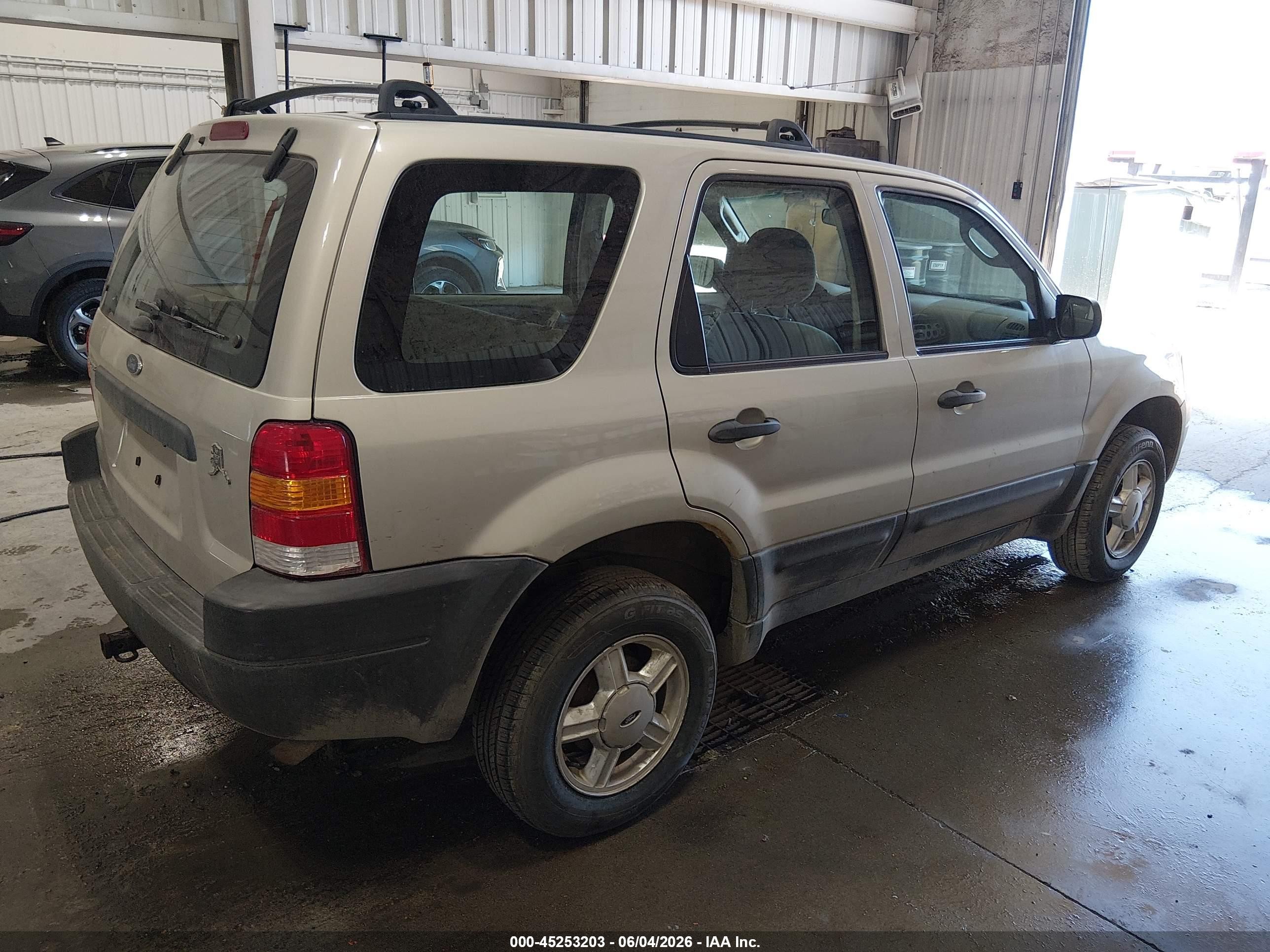 2004 Ford Escape Xls Beige vin: 1FMCU92194KB25337