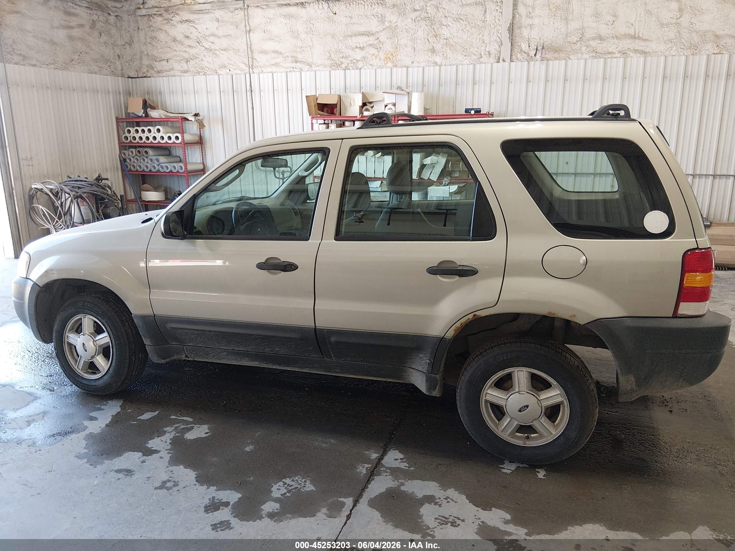2004 Ford Escape Xls Beige vin: 1FMCU92194KB25337