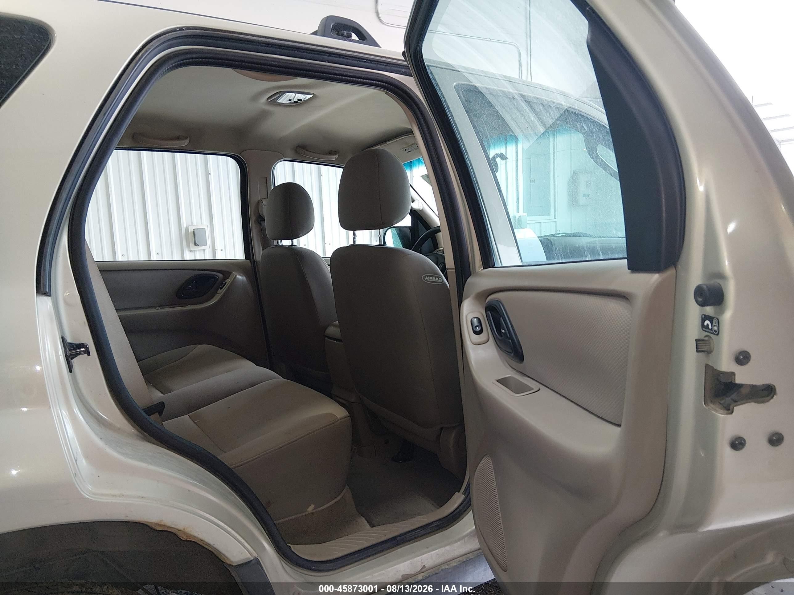 2004 Ford Escape Xls Gold vin: 1FMCU92194KB25337