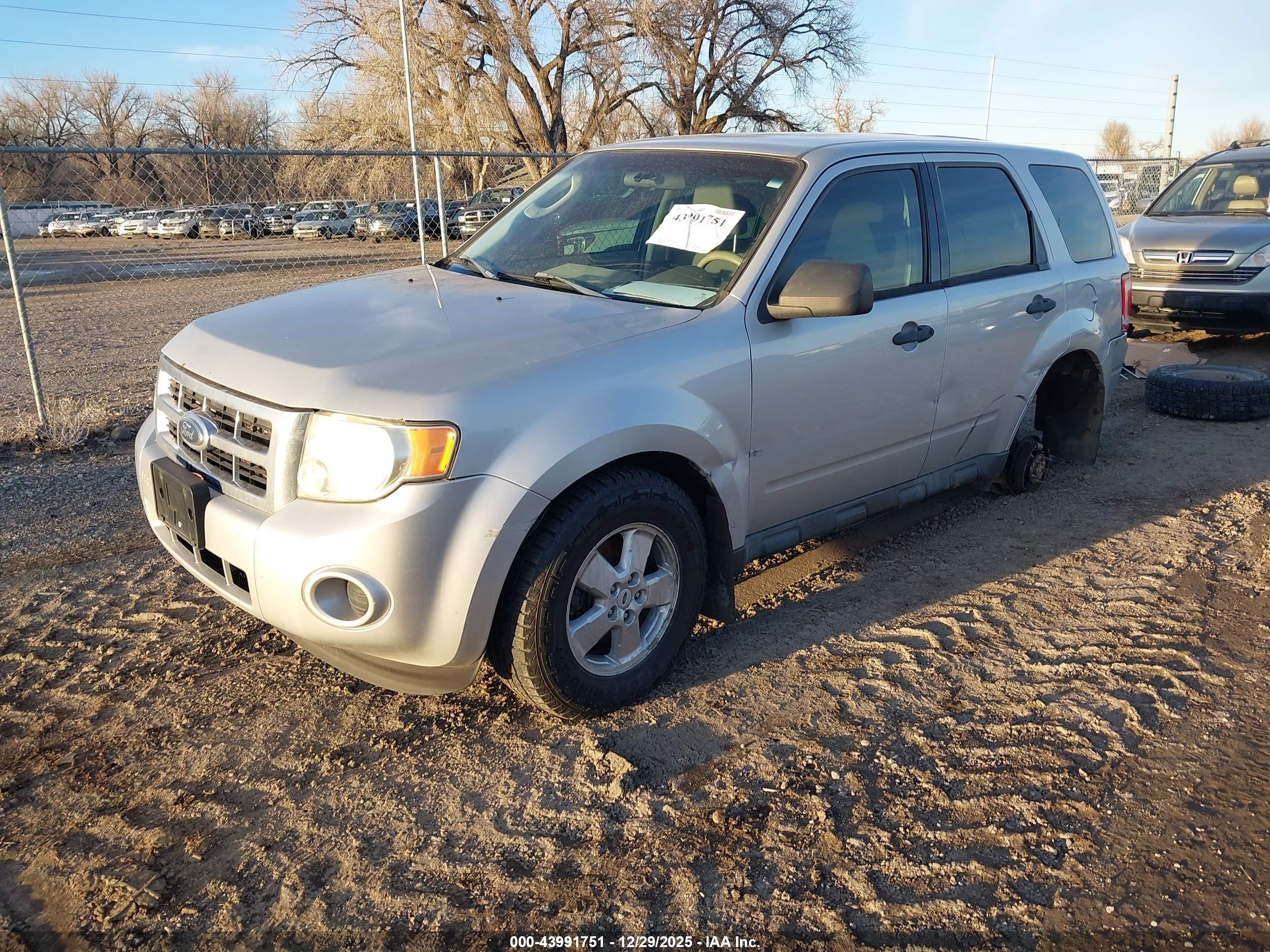 2009 Ford Escape Xls Silver vin: 1FMCU92739KB54618