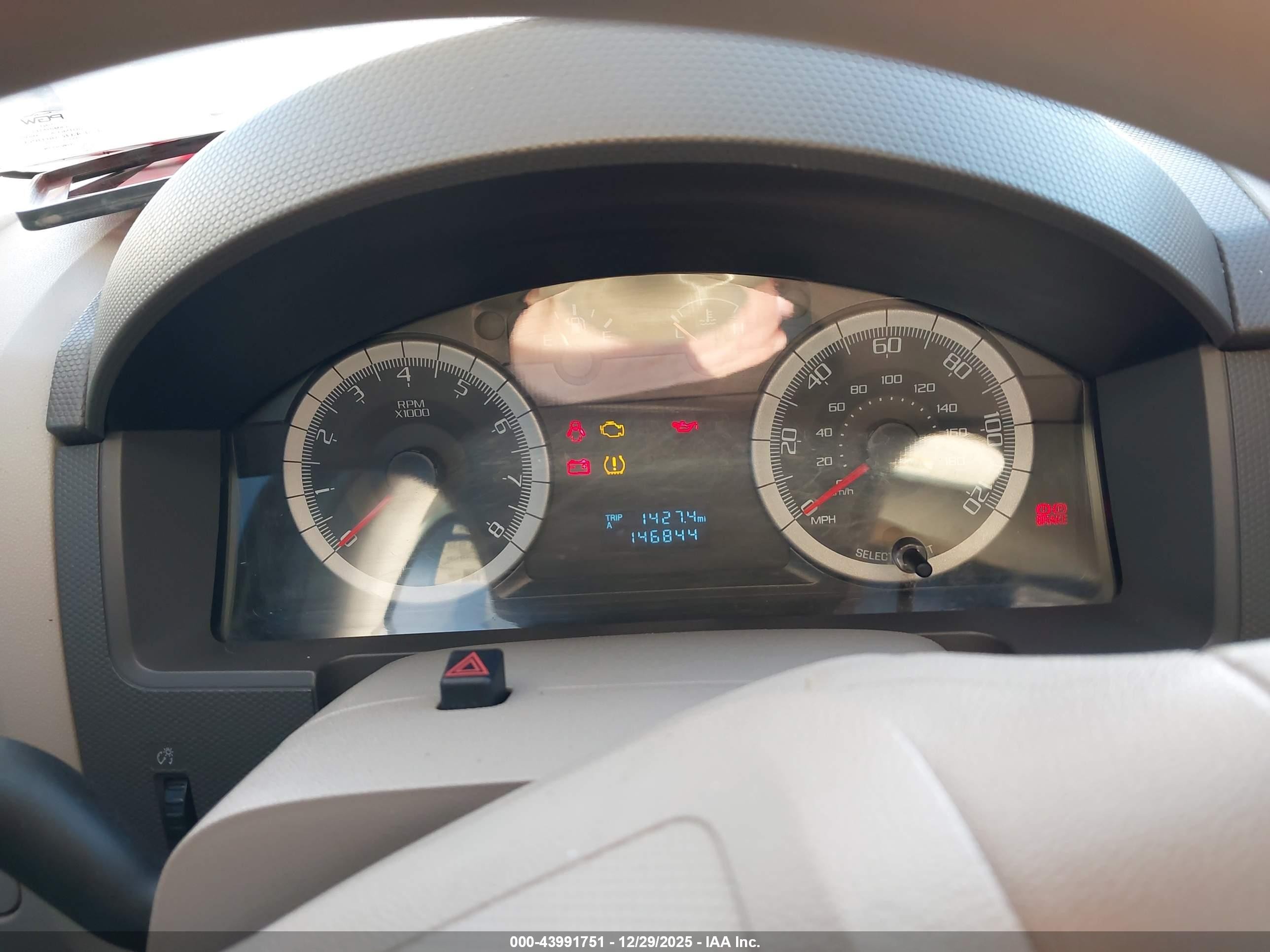 2009 Ford Escape Xls Silver vin: 1FMCU92739KB54618