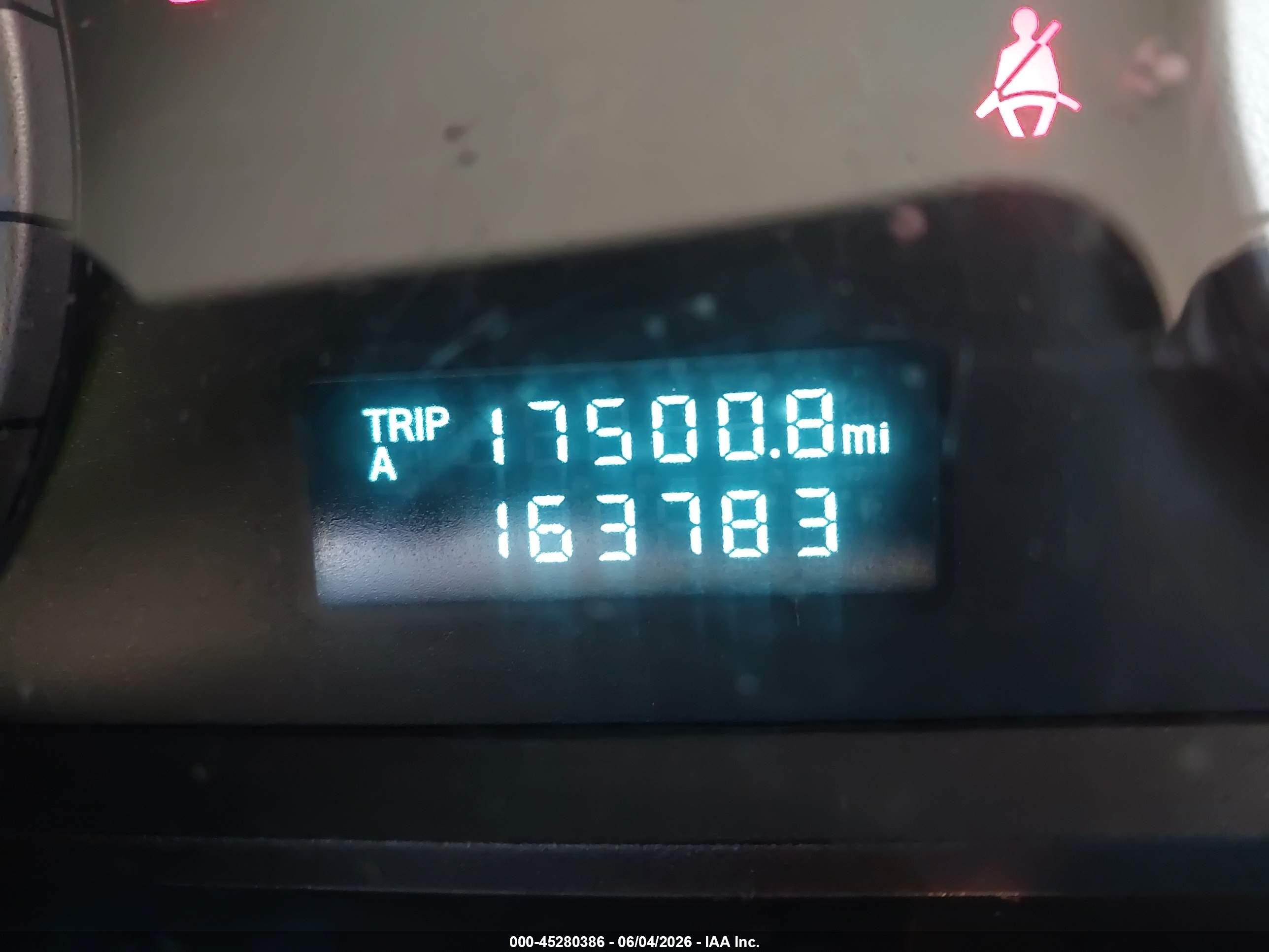 2009 Ford Escape Xls White vin: 1FMCU92749KB70147