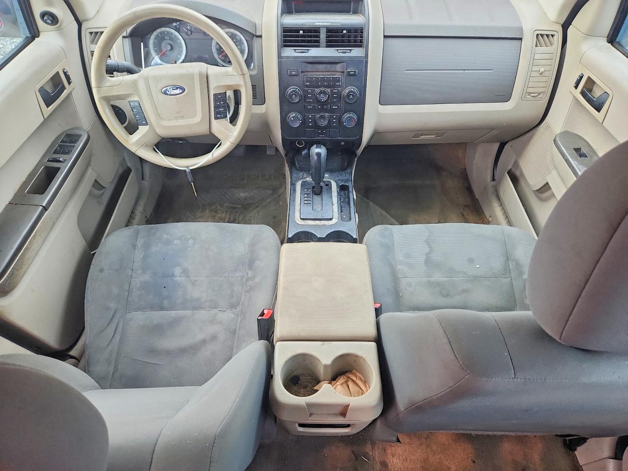 2009 Ford Escape Xls Red vin: 1FMCU92749KB70374